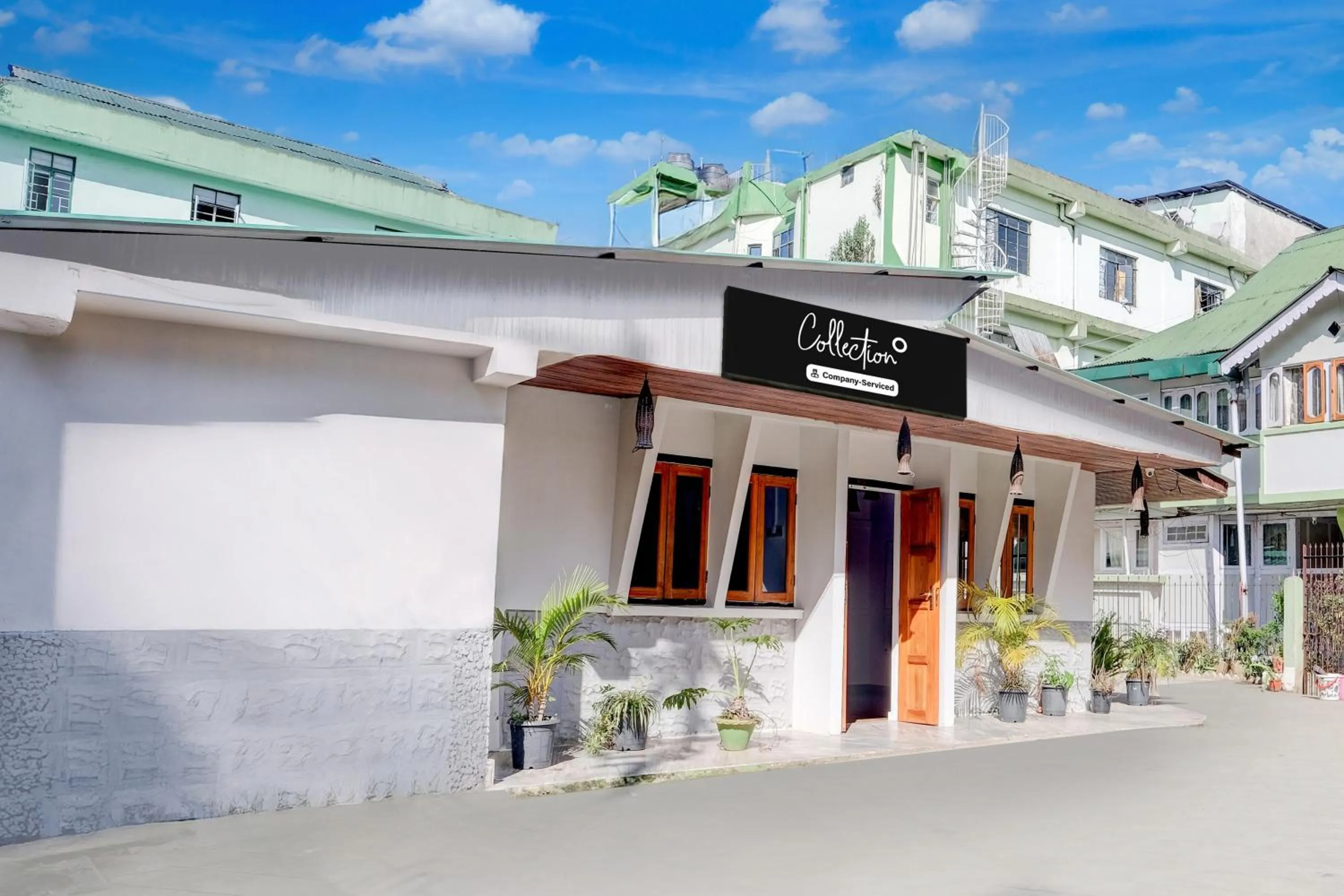 Facade/entrance in Collection O Police Bazar Shillong Formerly Pillars House