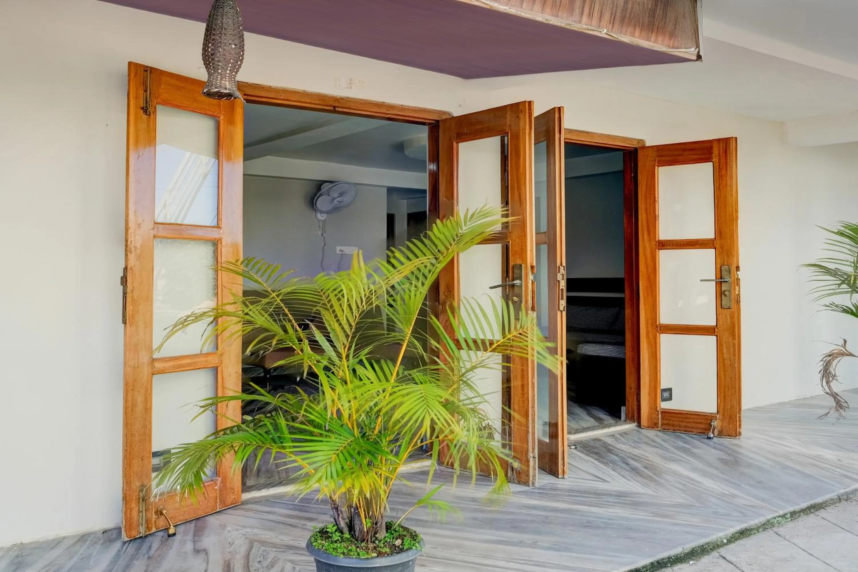 Facade/entrance in Collection O Police Bazar Shillong Formerly Pillars House