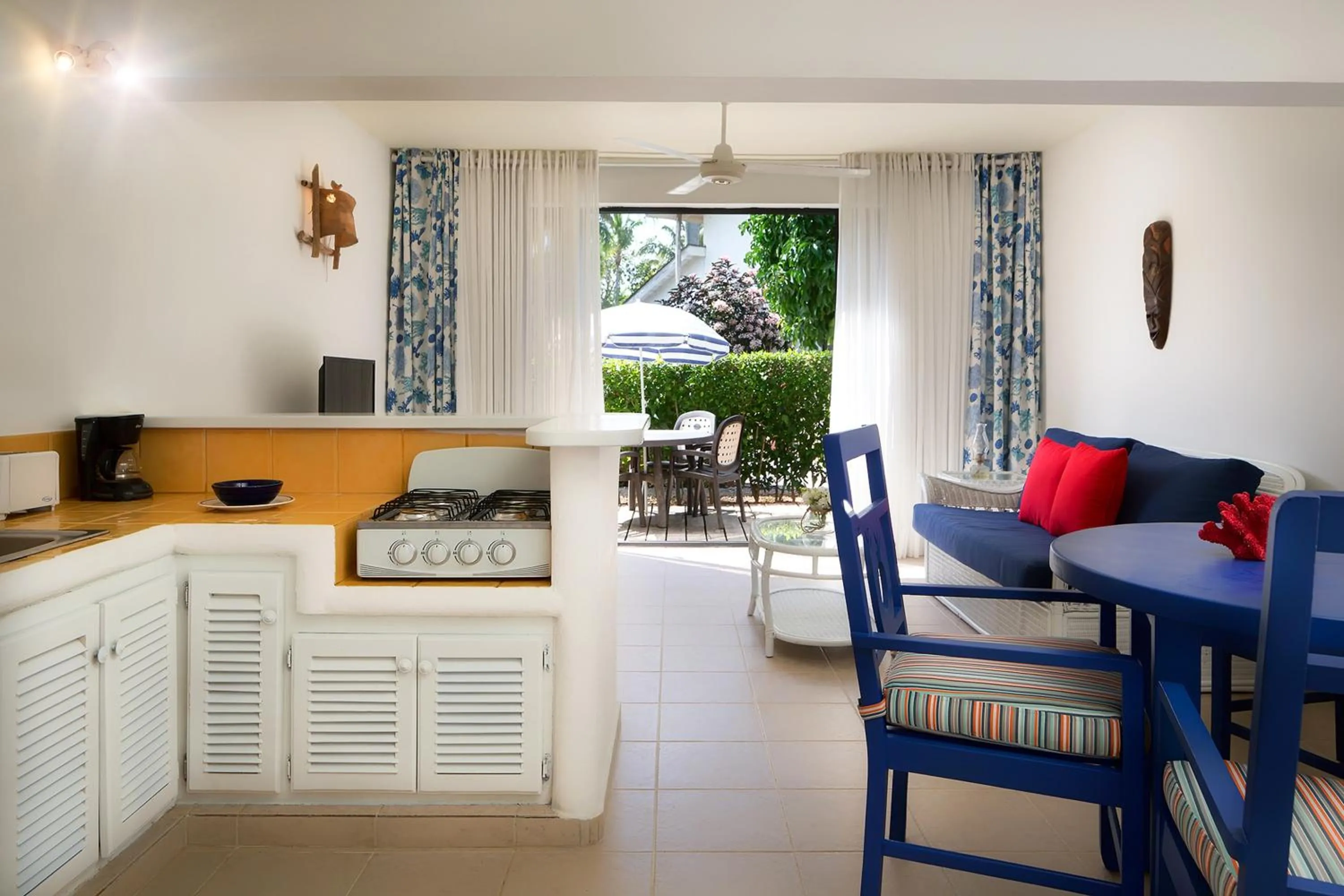 Kitchen or kitchenette in Condo Hotel Playa Las Ballenas