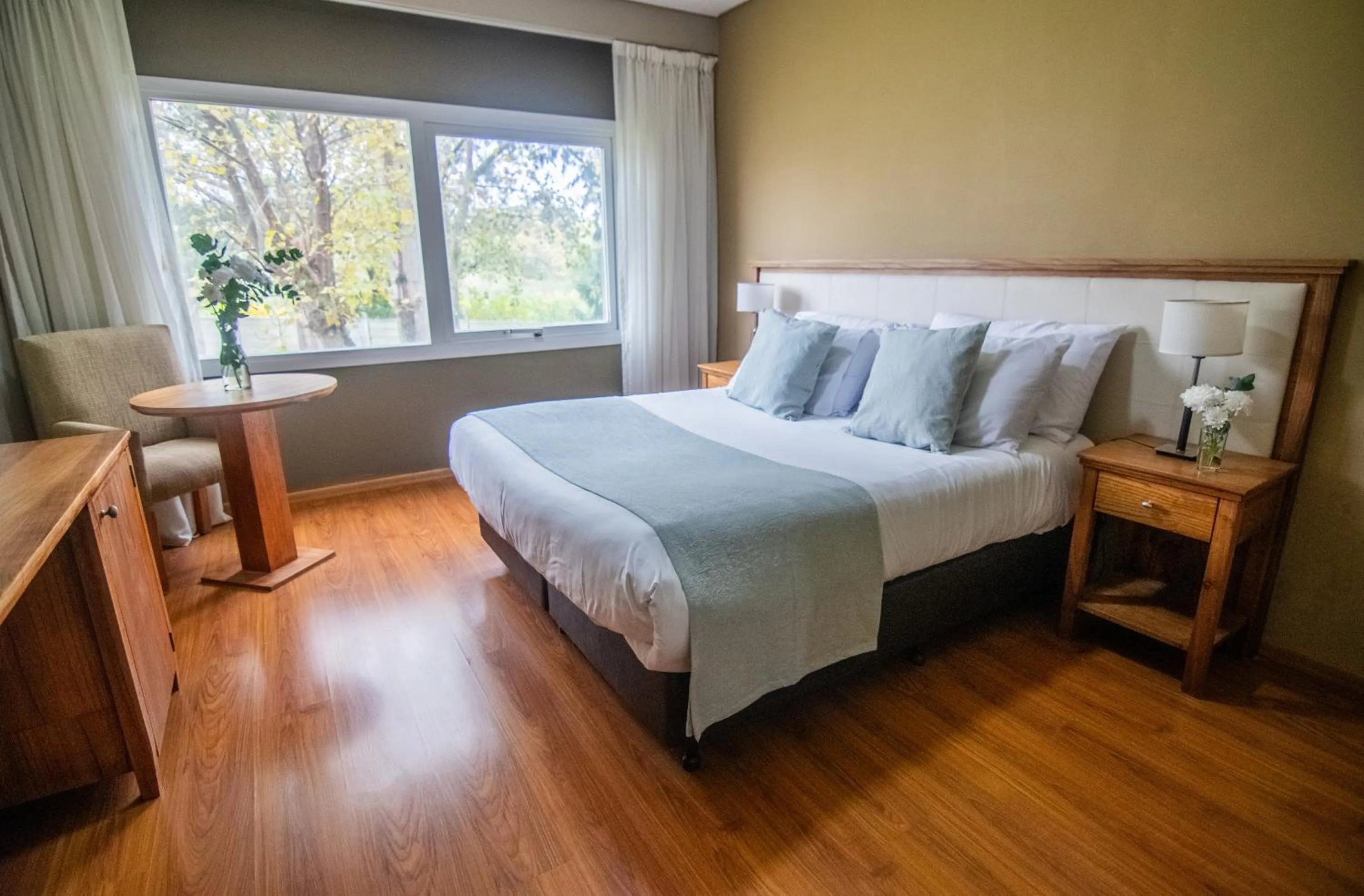 Bed in Wyndham Garden Campana