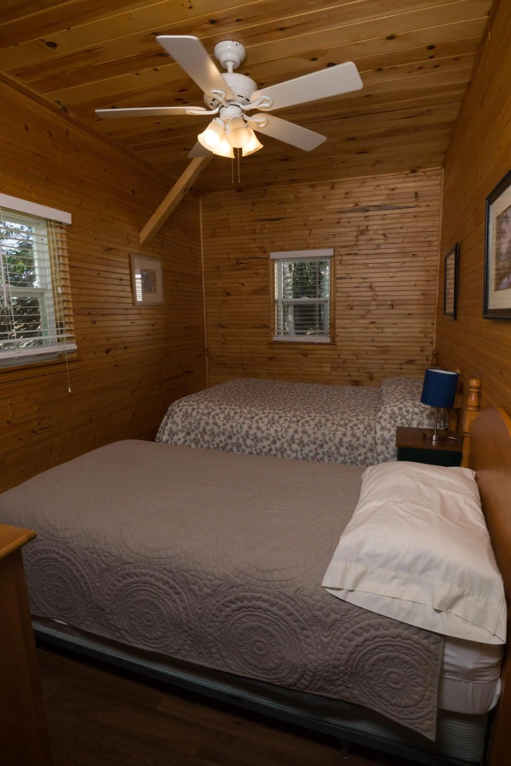 Bed in North Rustico Motel & Cottages