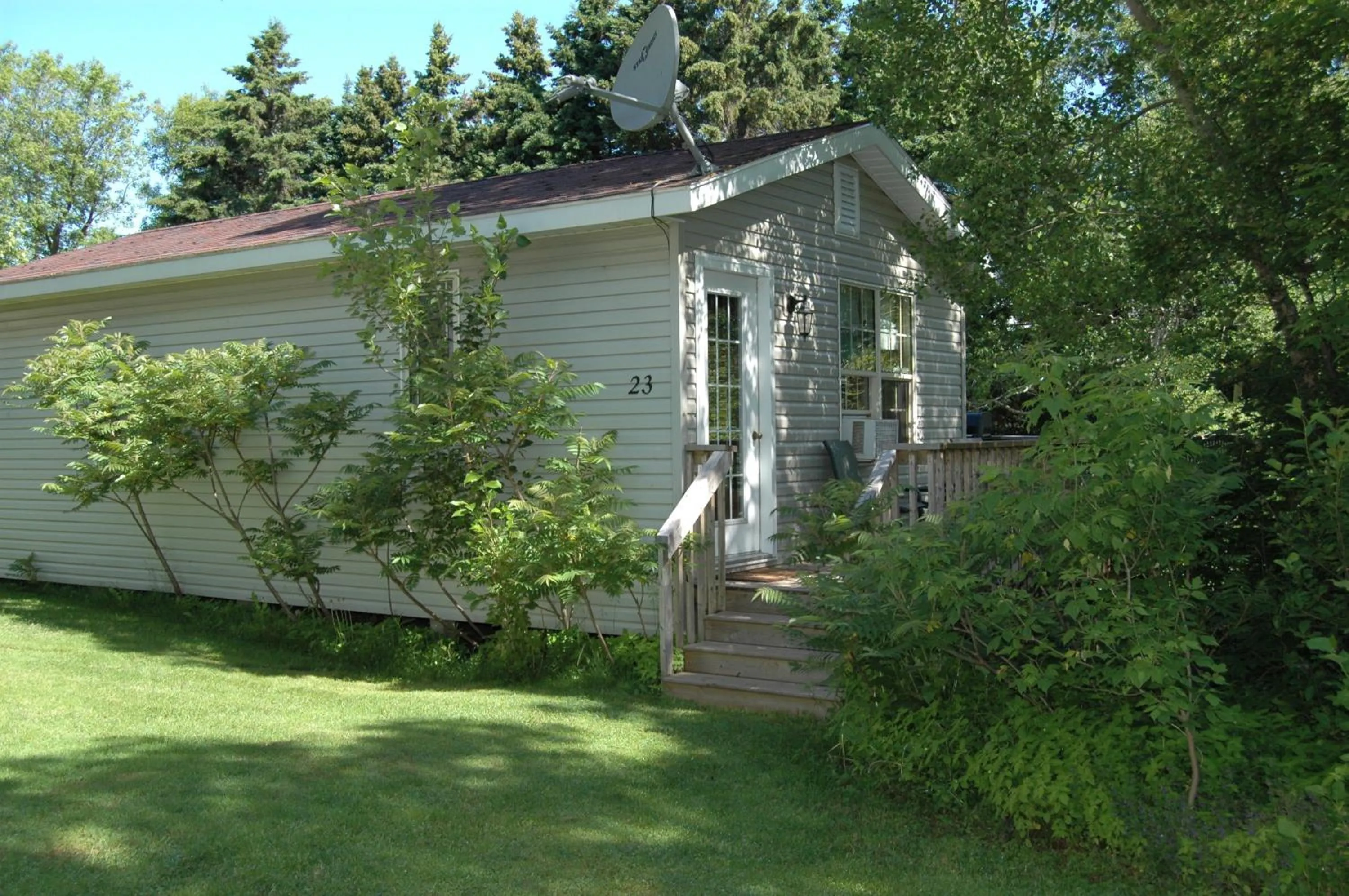 Facade/entrance in North Rustico Motel & Cottages