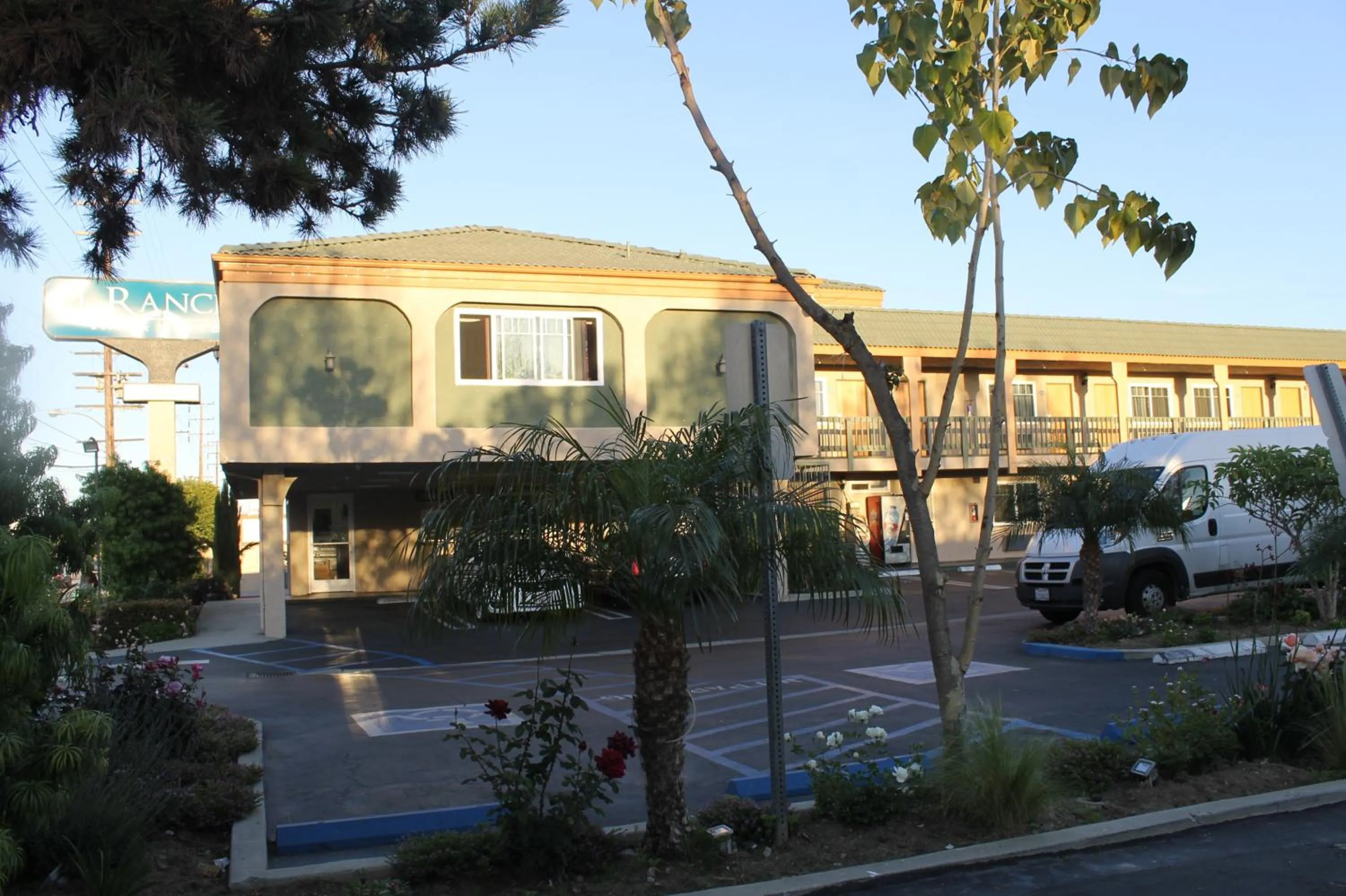 Day in El Rancho Inn