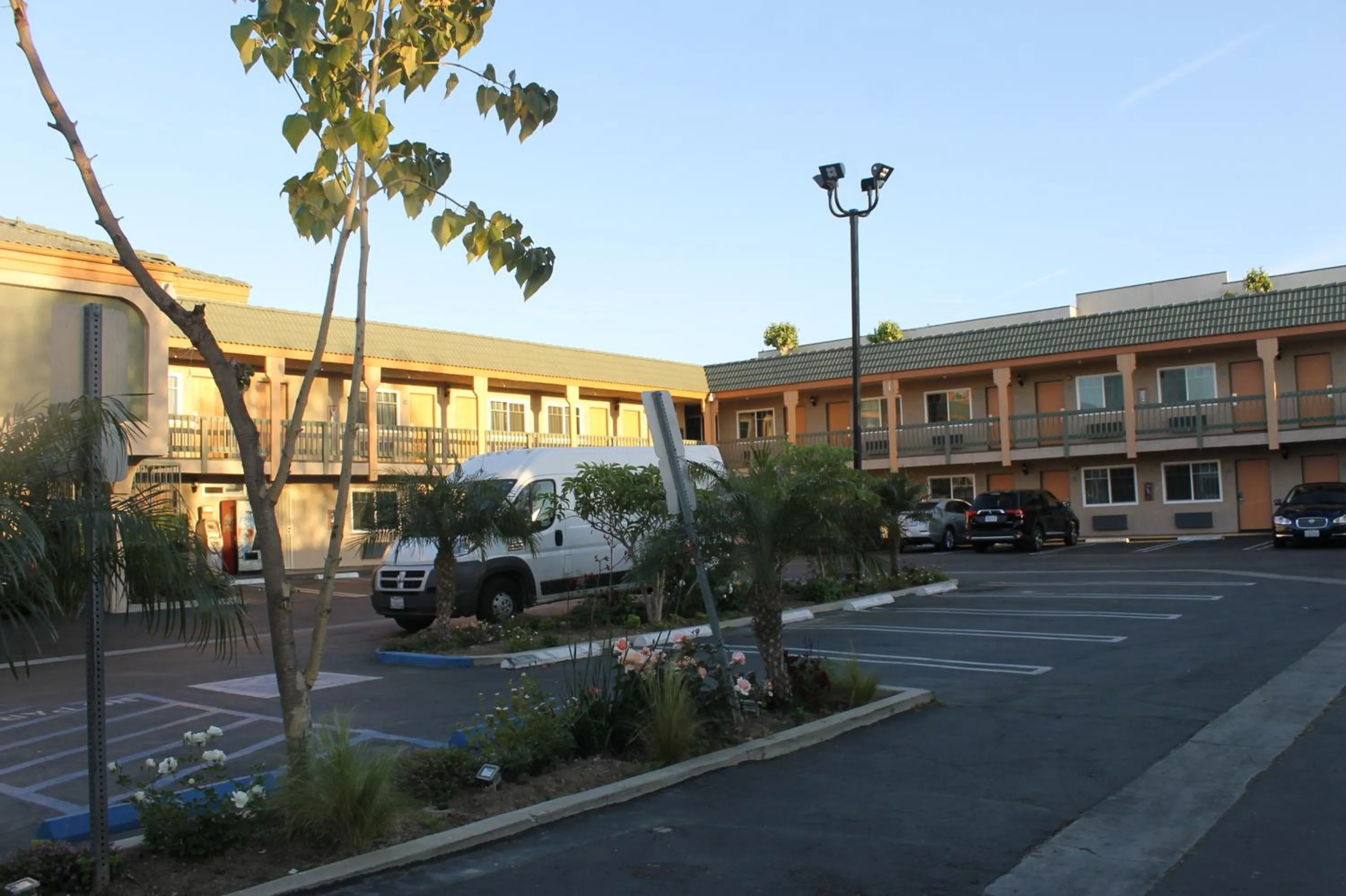 Day in El Rancho Inn