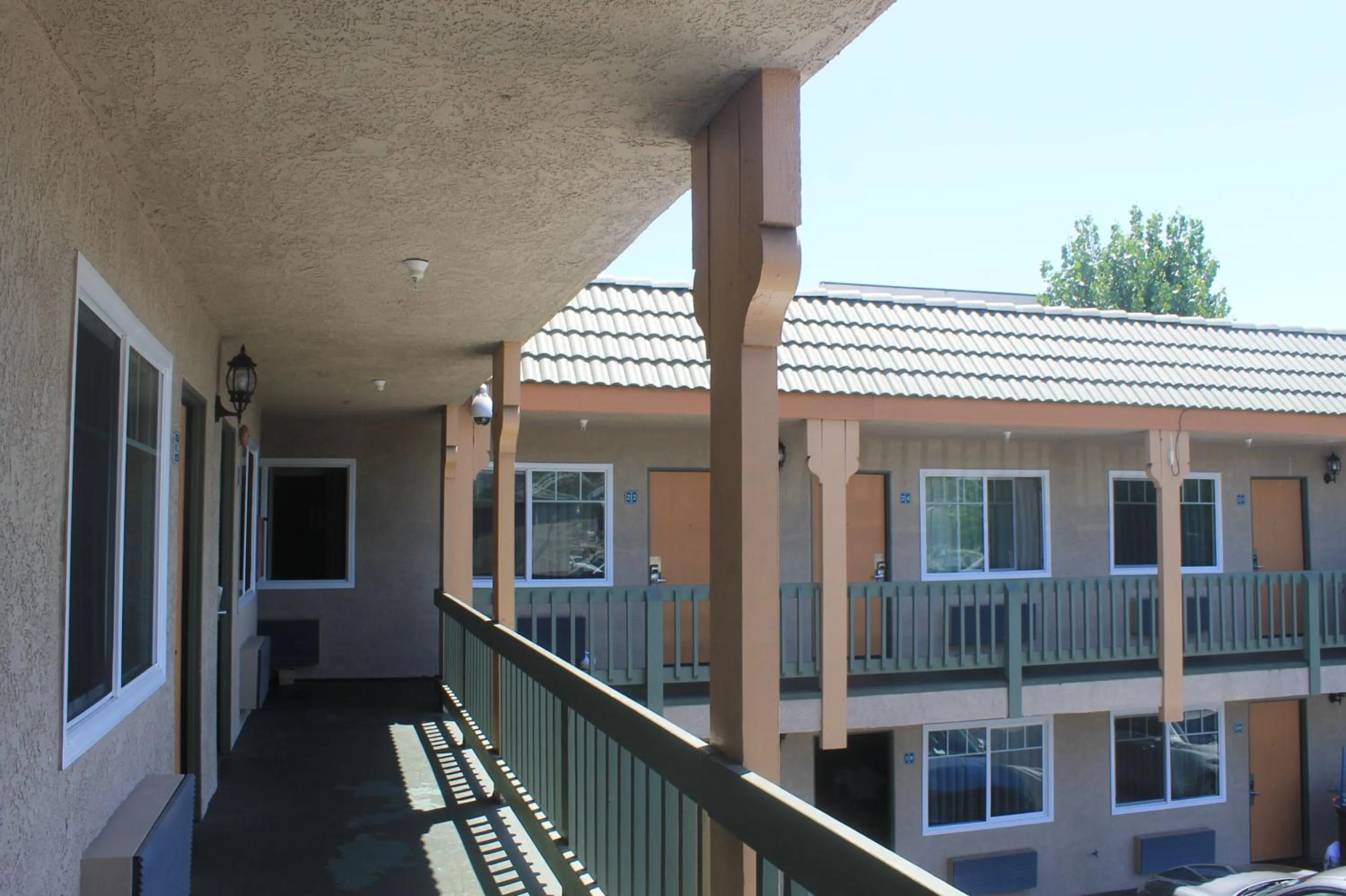 Property building in El Rancho Inn