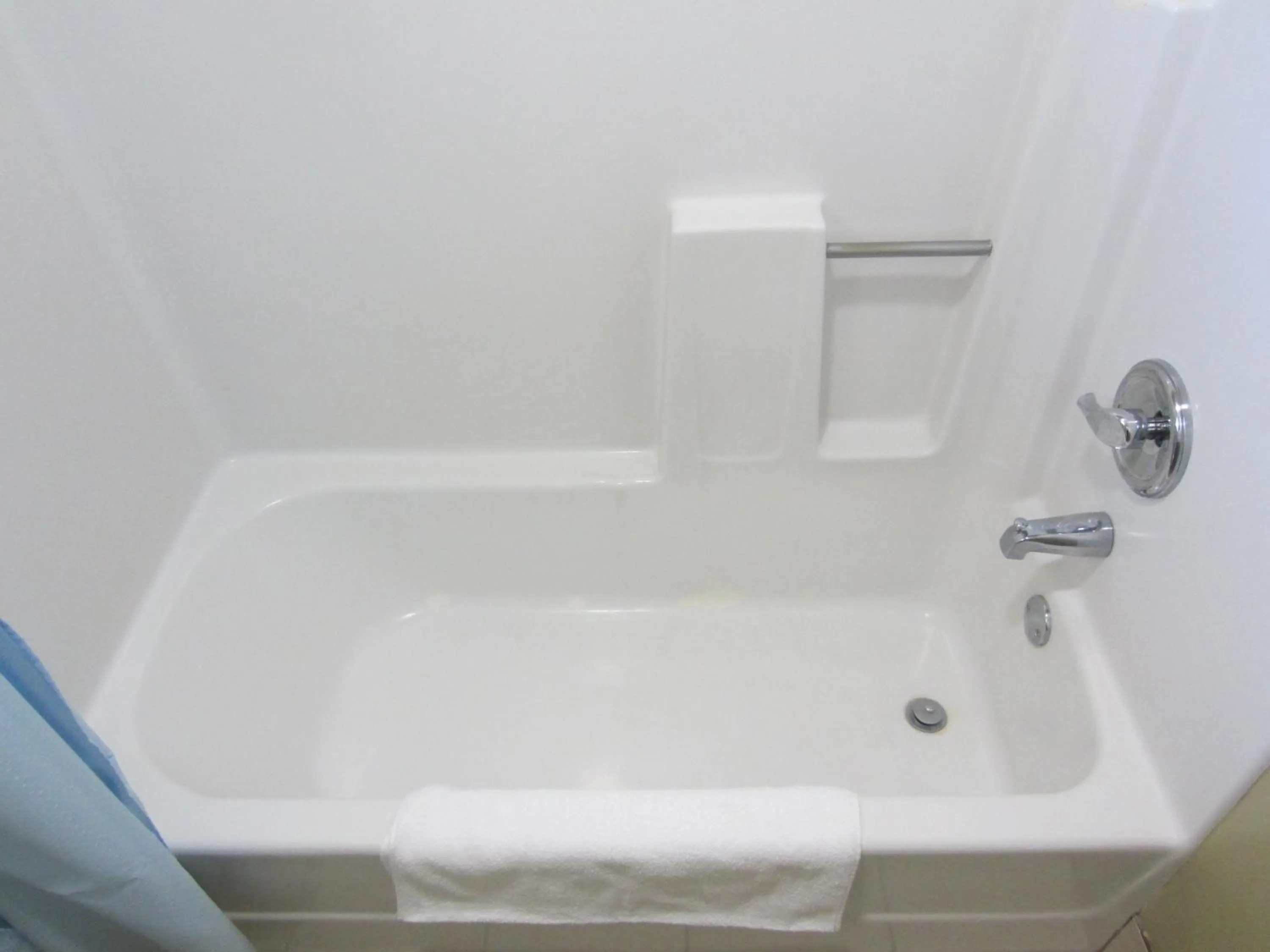 Bathroom in El Rancho Inn