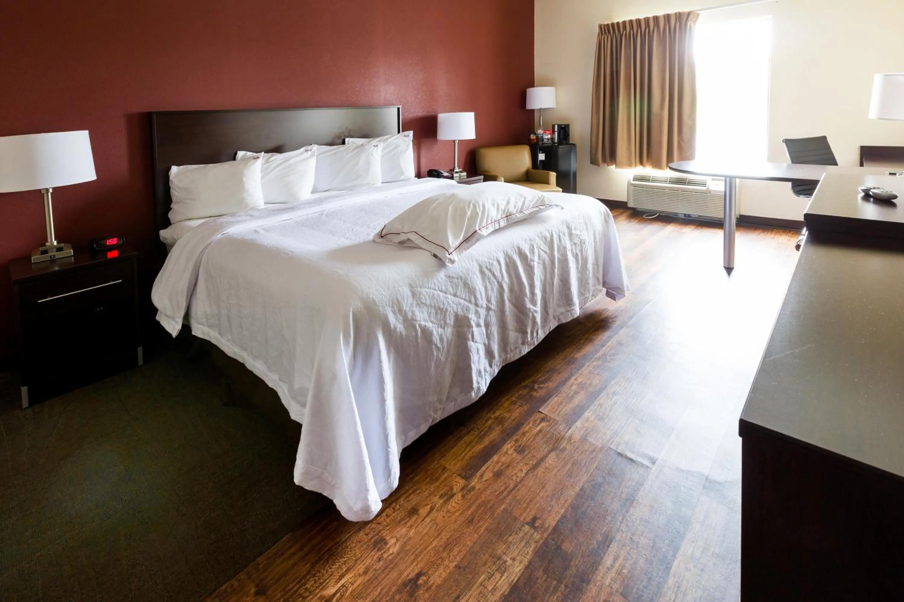 Photo of the whole room, Bed in Red Roof Inn PLUS+ Danville, KY