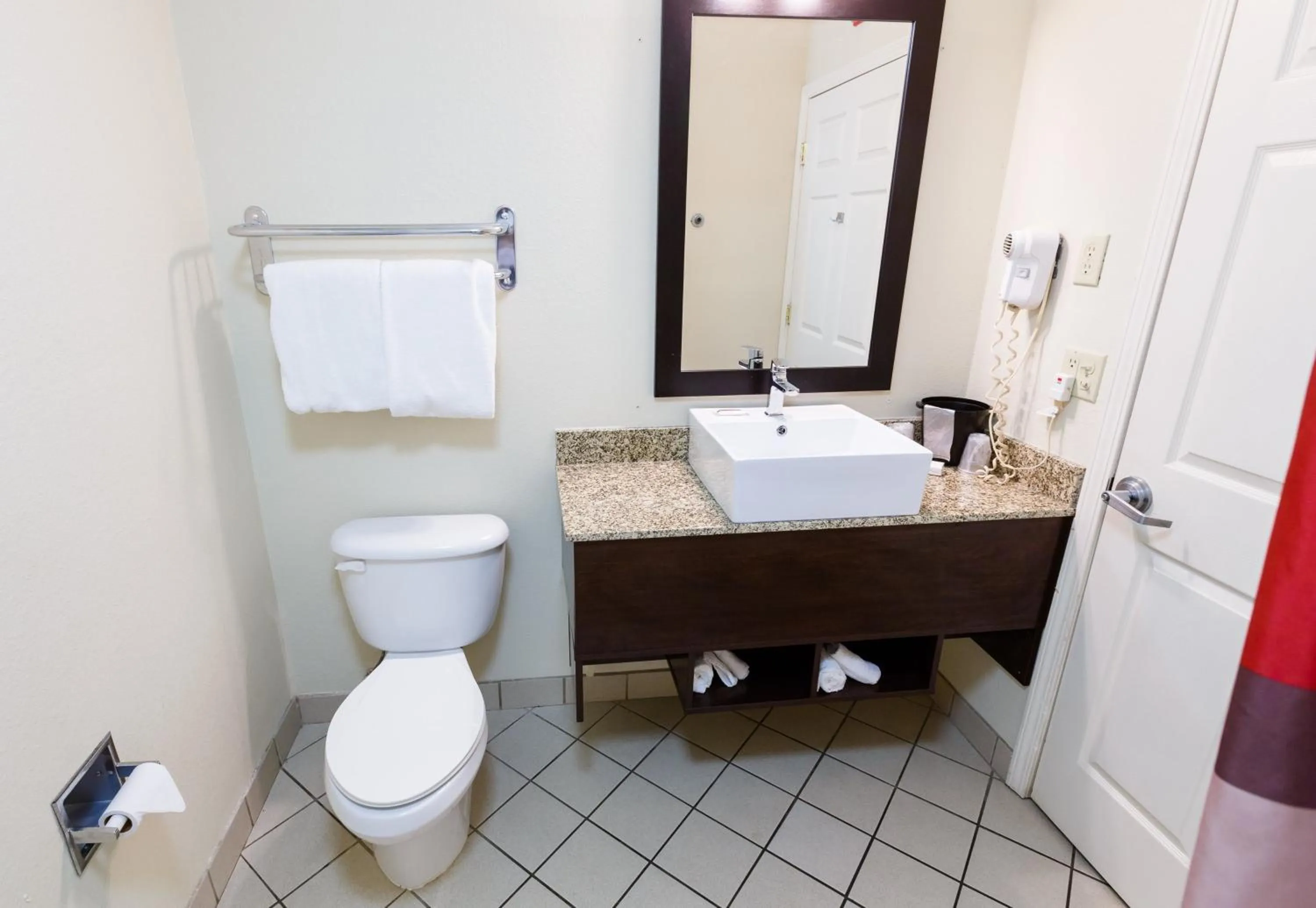 Bathroom in Red Roof Inn PLUS+ Danville, KY