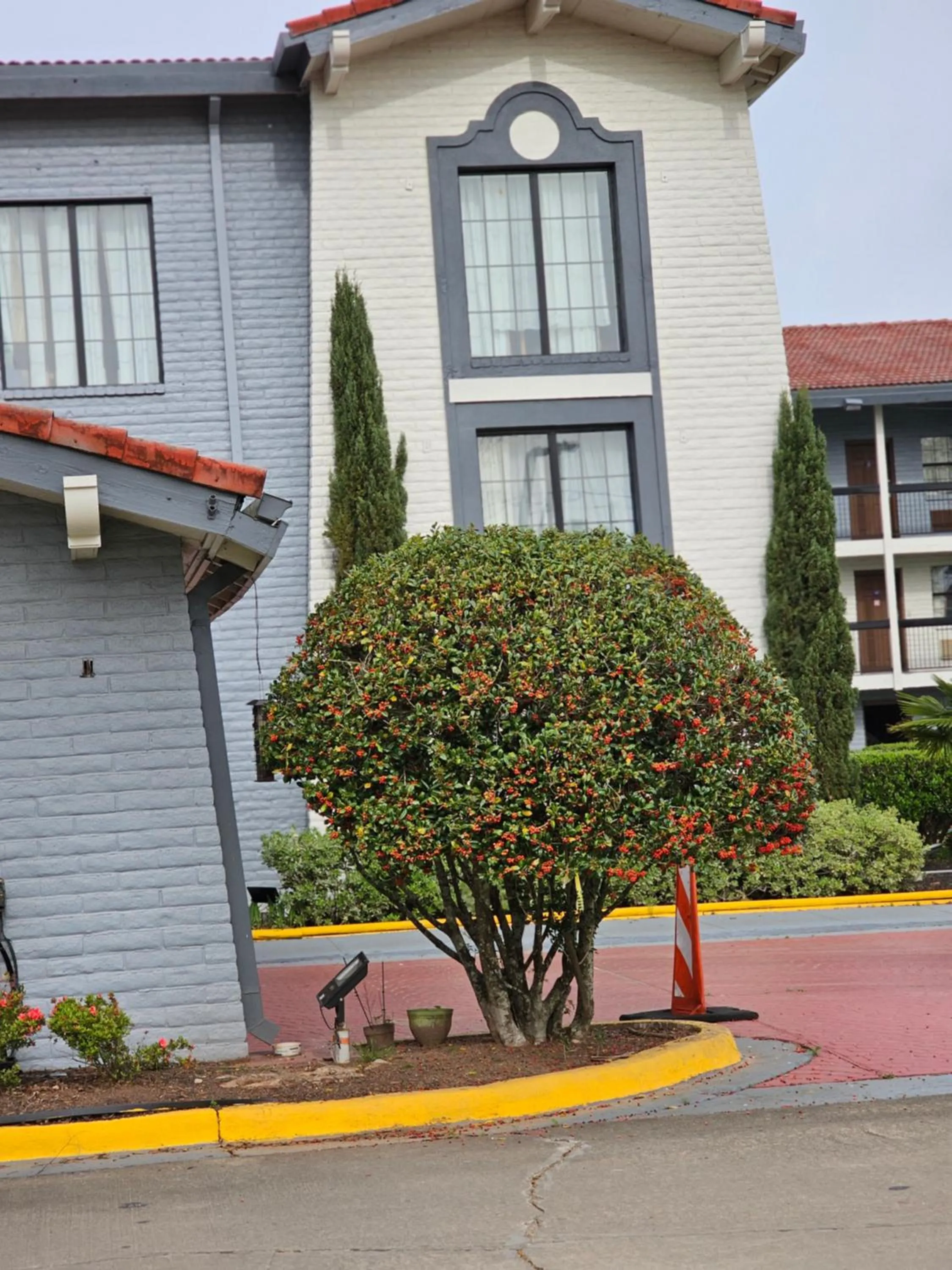 Property building in Knights Inn - Lithonia