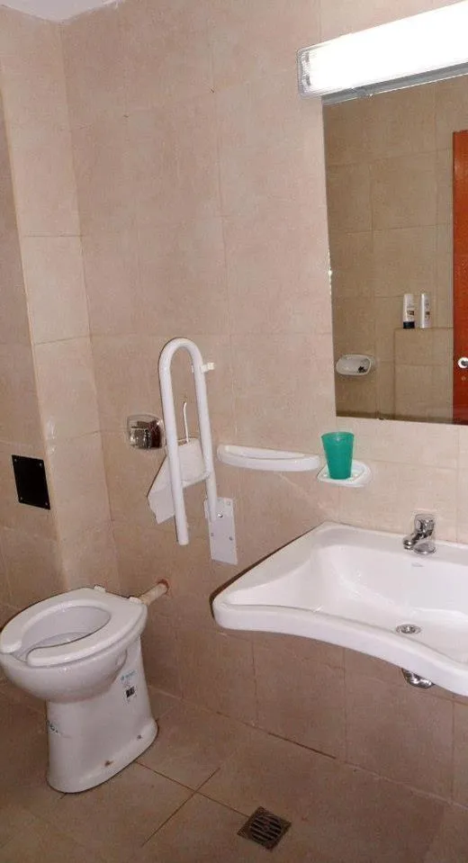 Bathroom in Hotel Juramento