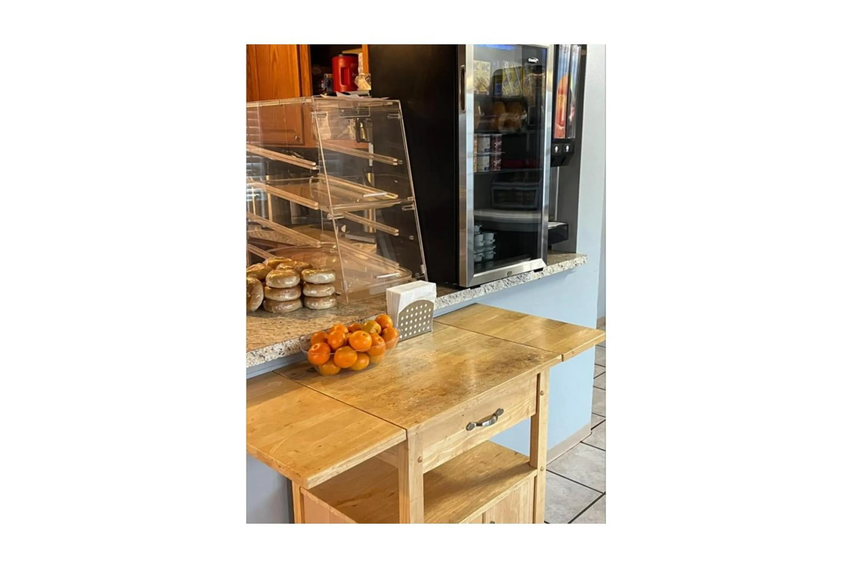 Food in Waves Hotel NYE Beach - Newport OR