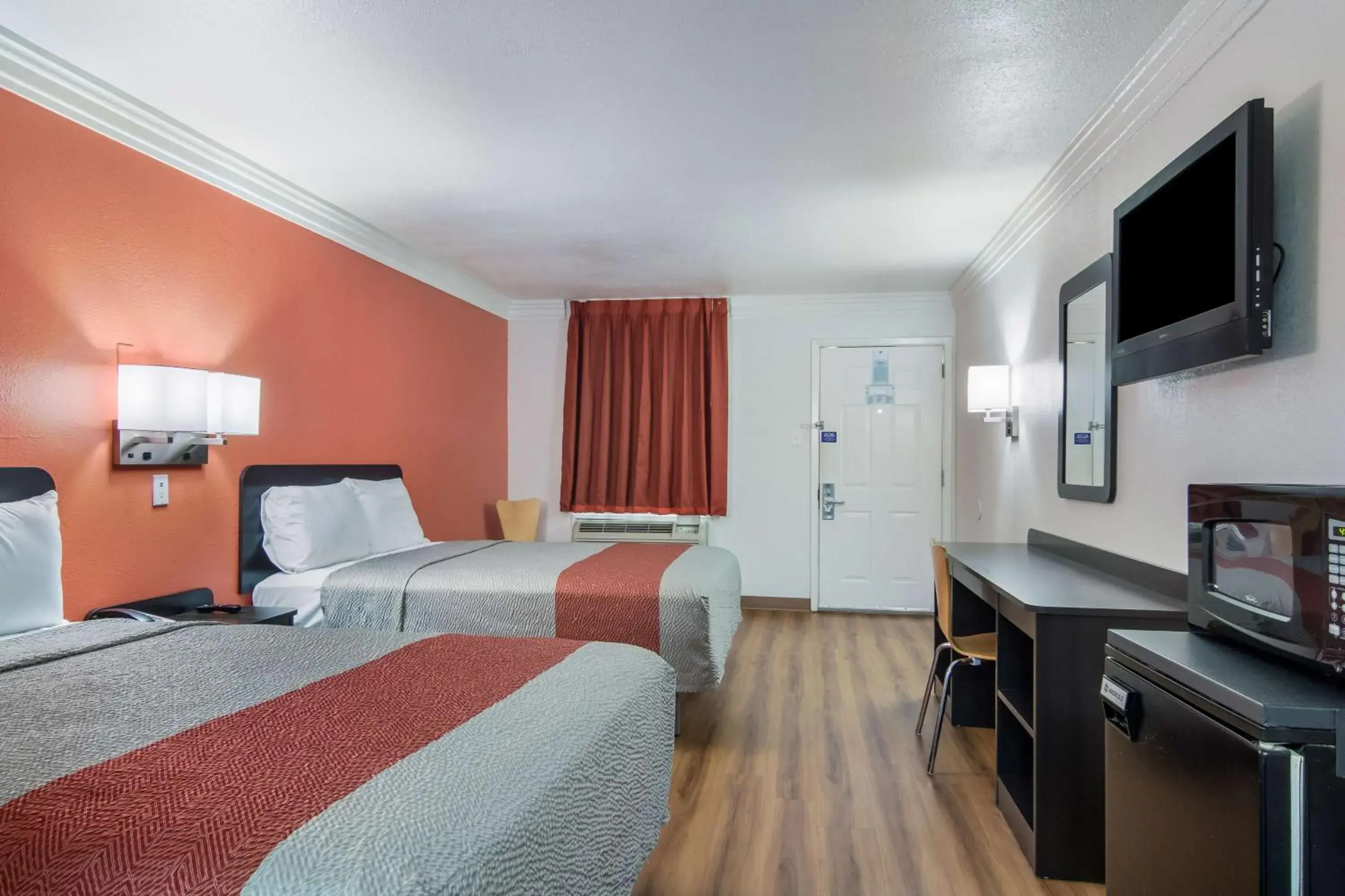 Deluxe Quadruple Room - single occupancy - Non-Smoking in Motel 6-Marshall, TX Deluxe Quadruple Room - single occupancy - Non-Smoking in Motel 6-Marshall, TX