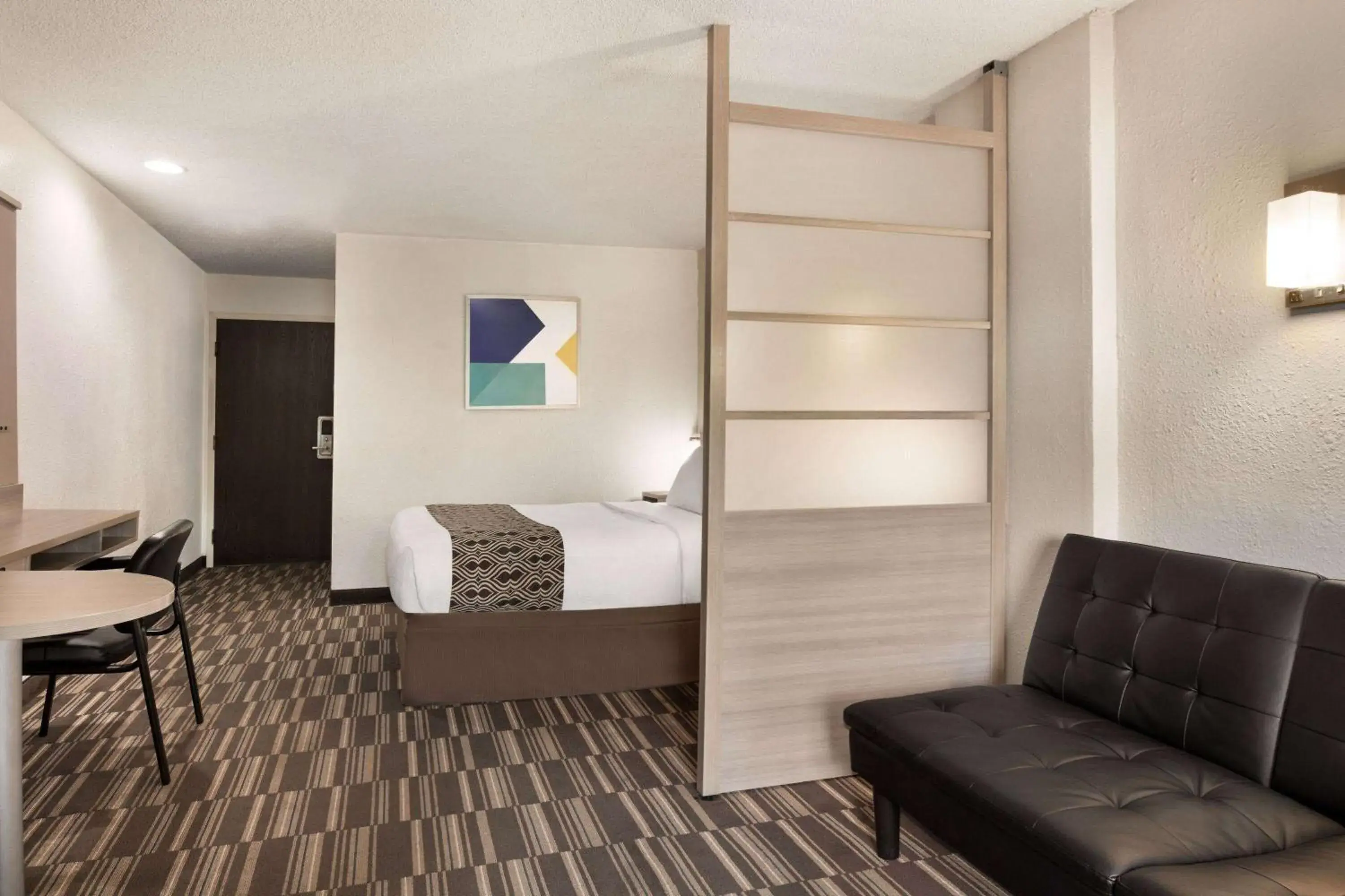 Queen Studio Suite - Mobility Access/Non-Smoking in Microtel Inn & Suites by Wyndham Florence/Cincinnati Airpo Queen Studio Suite - Mobility Access/Non-Smoking in Microtel Inn & Suites by Wyndham Florence/Cincinnati Airpo