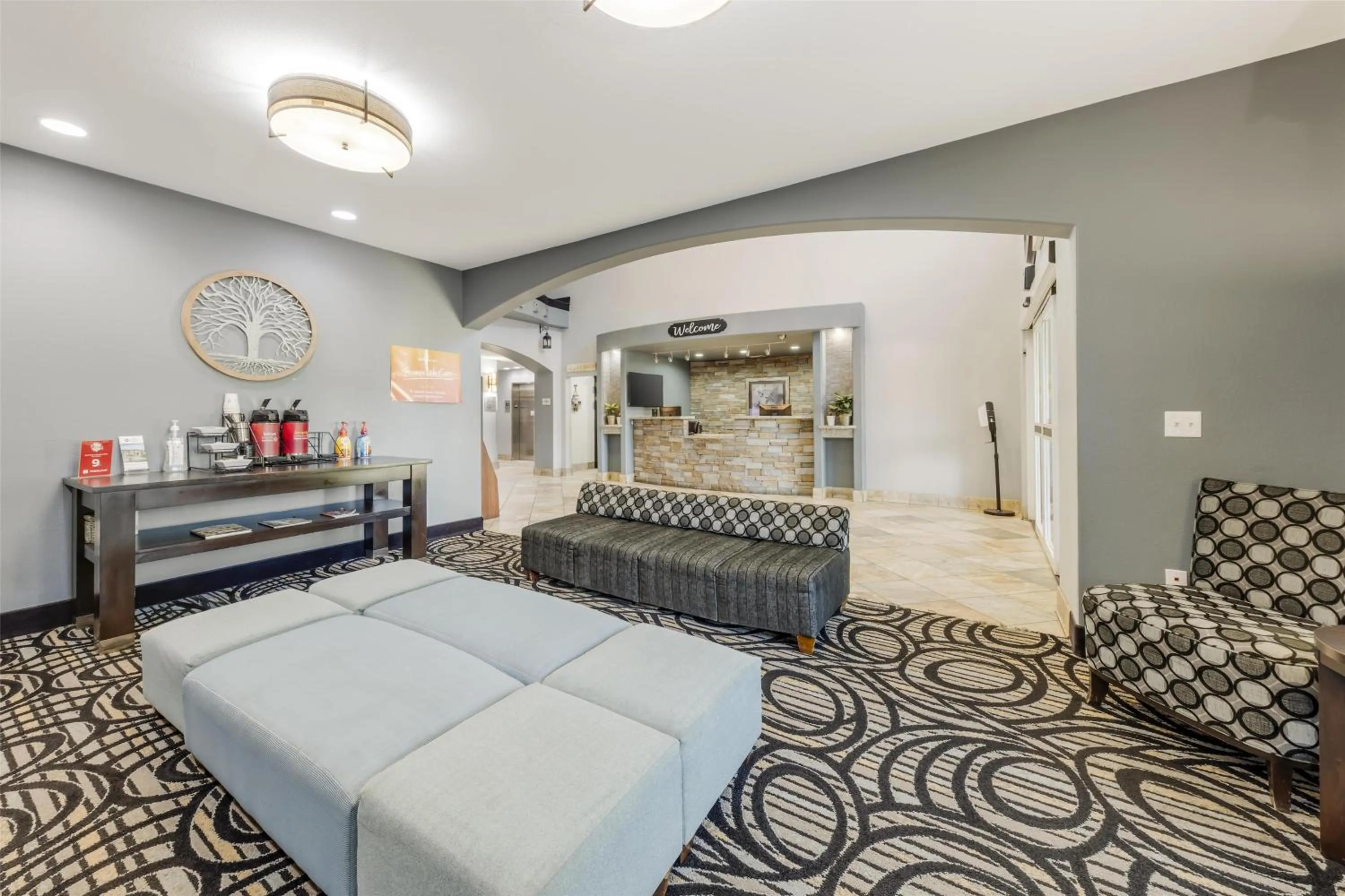 Lobby or reception, Bed in Best Western Plus Sand Bass Inn and Suites