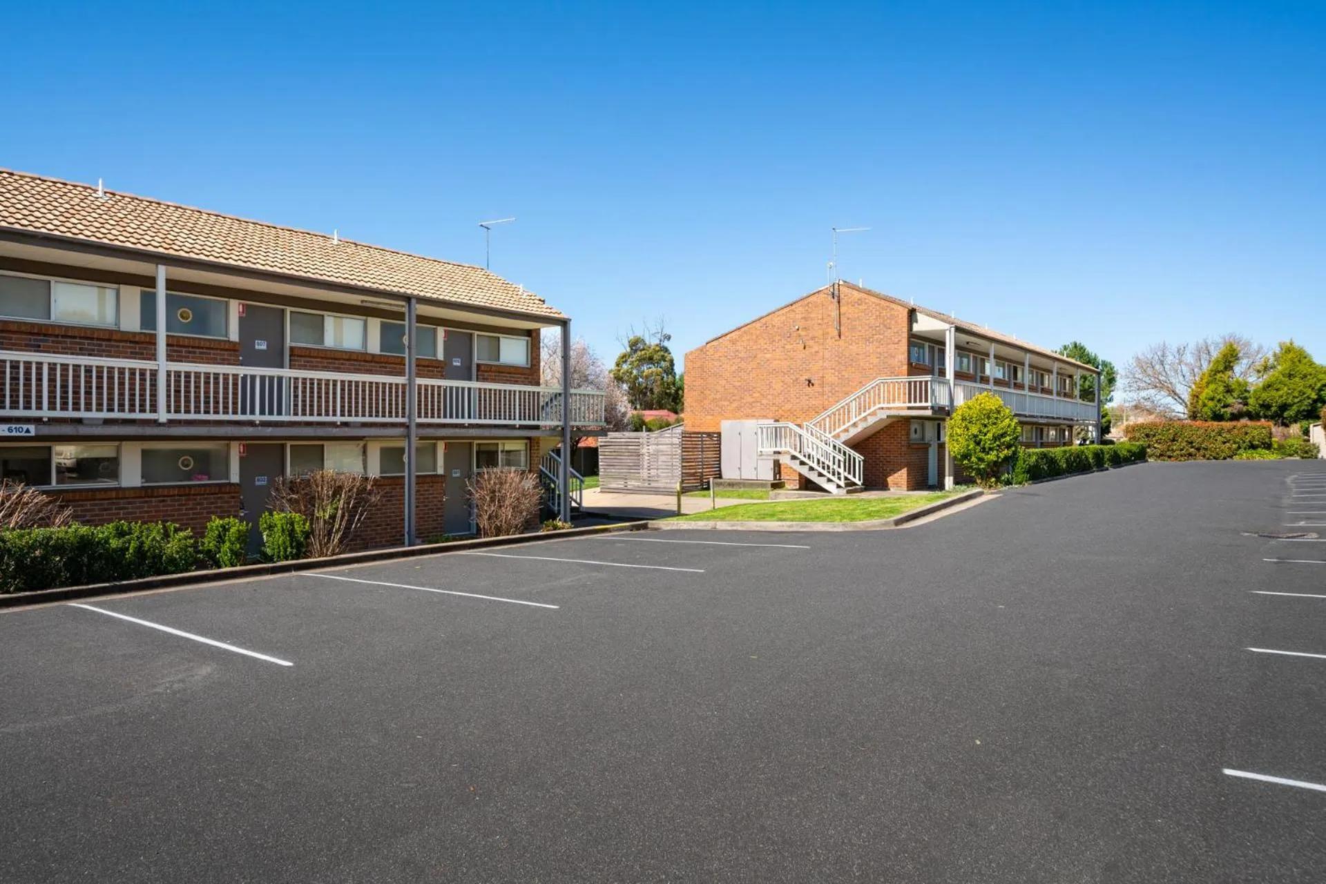 Property building in Bathurst Studio Apartments