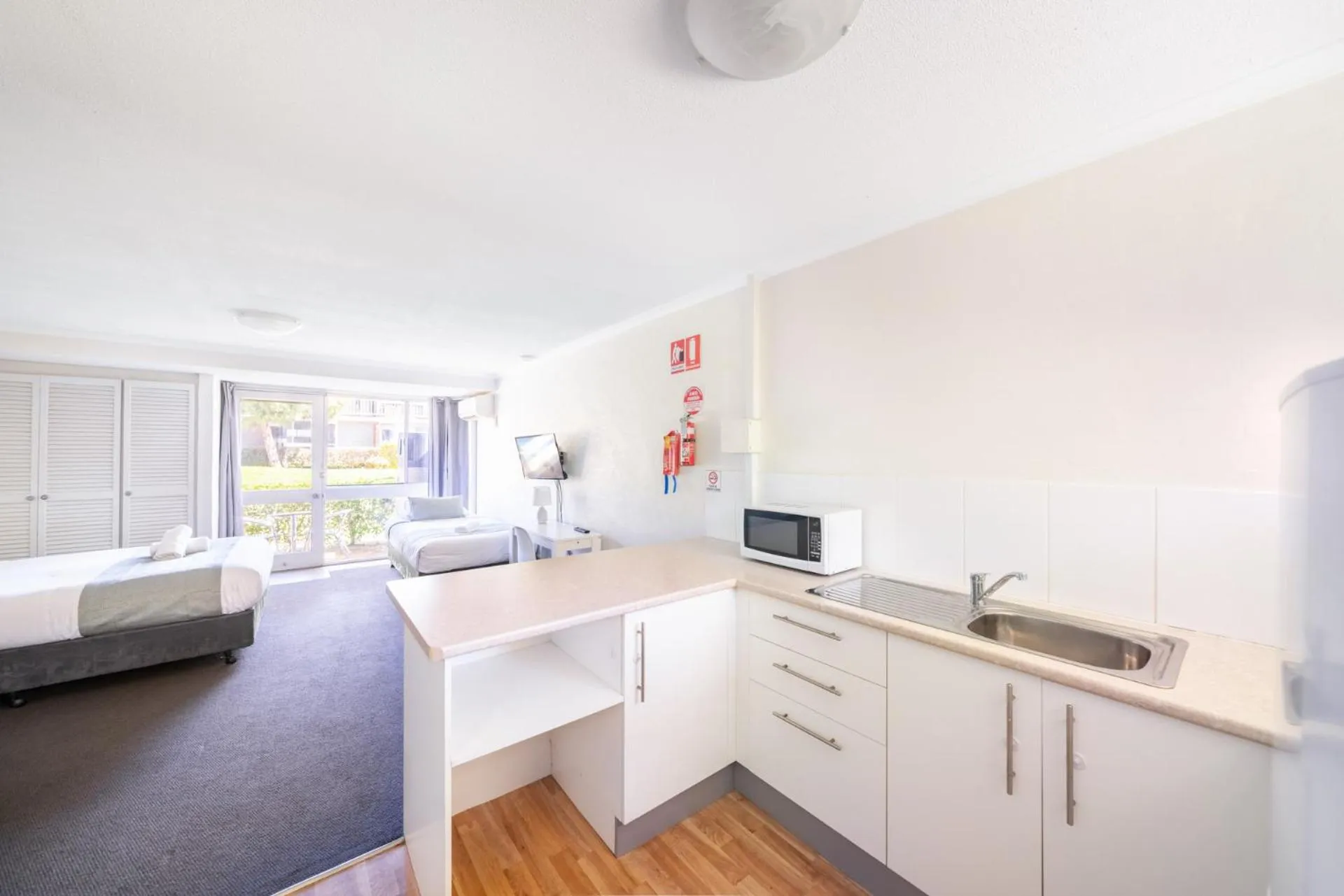 Kitchen or kitchenette in Bathurst Studio Apartments