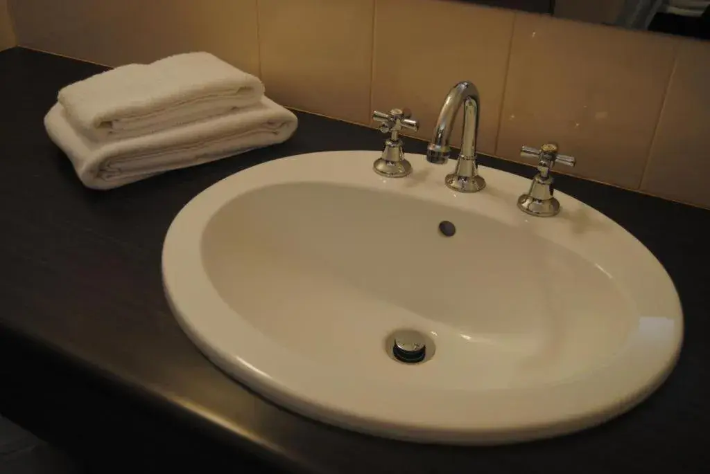 Quadruple Room in Grange Burn Motel Quadruple Room in Grange Burn Motel