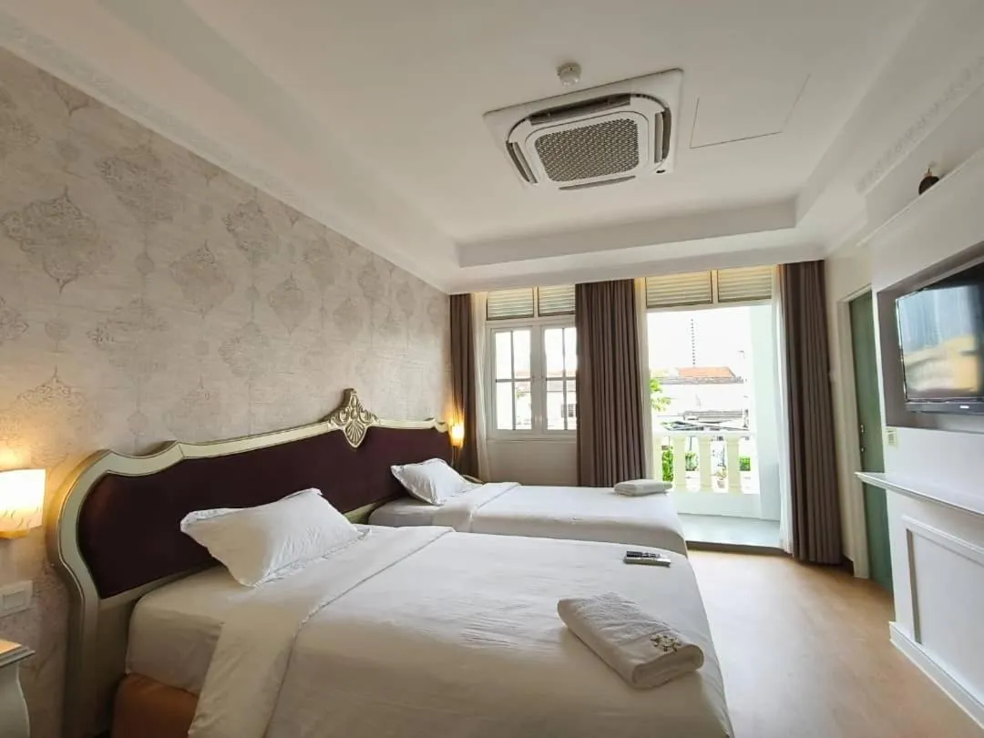 Bed in RC Hotel Melaka