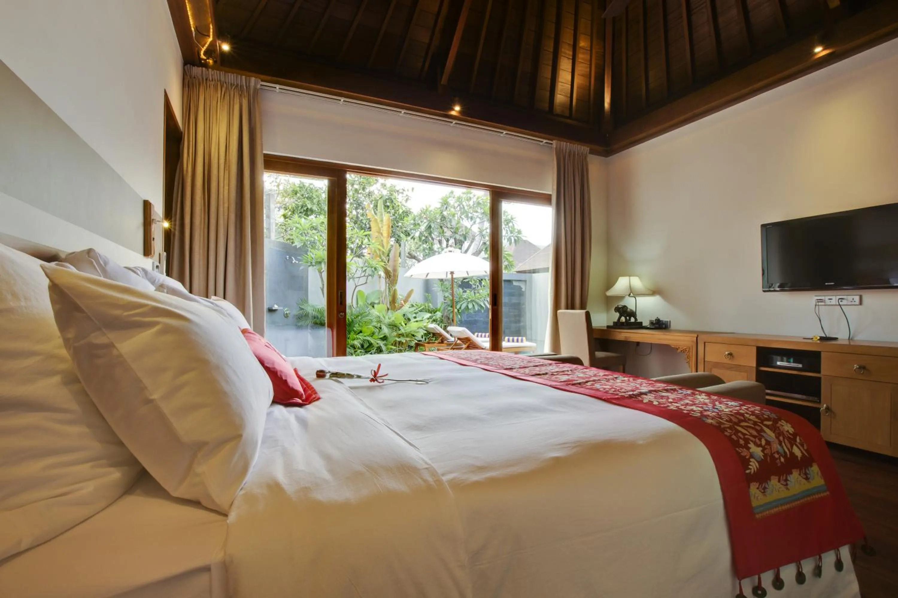 Bedroom, Bed in KoenoKoeni Villa