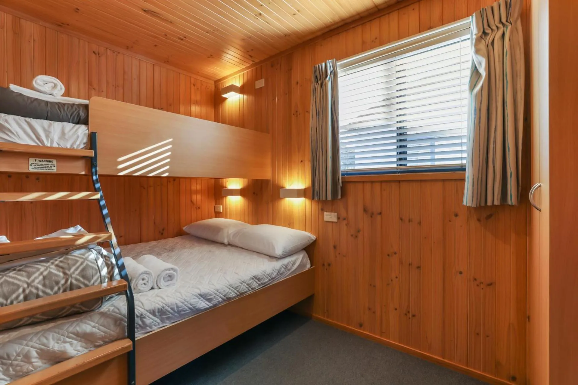 Property building, Bed in Werri Beach Holiday Park