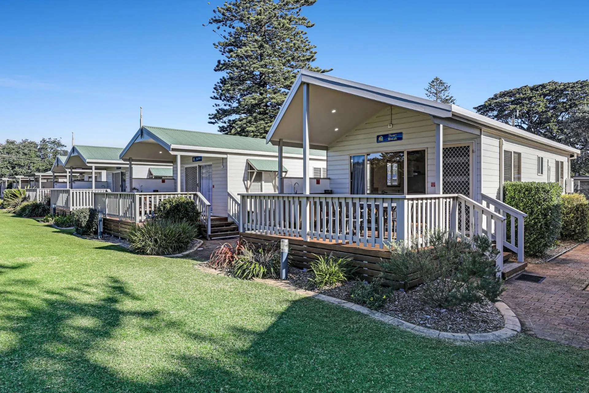 Property building in Werri Beach Holiday Park