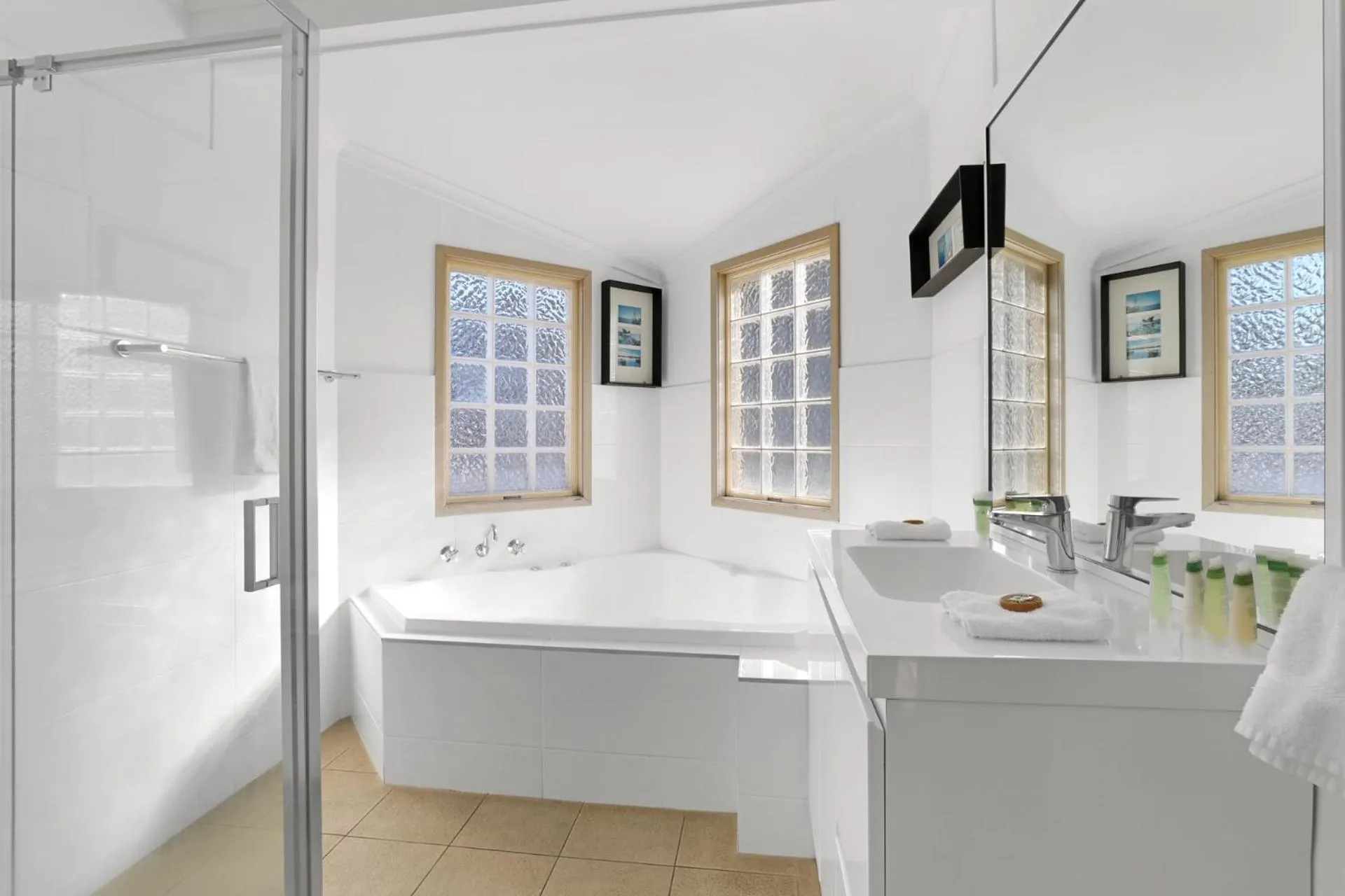 Property building in Werri Beach Holiday Park