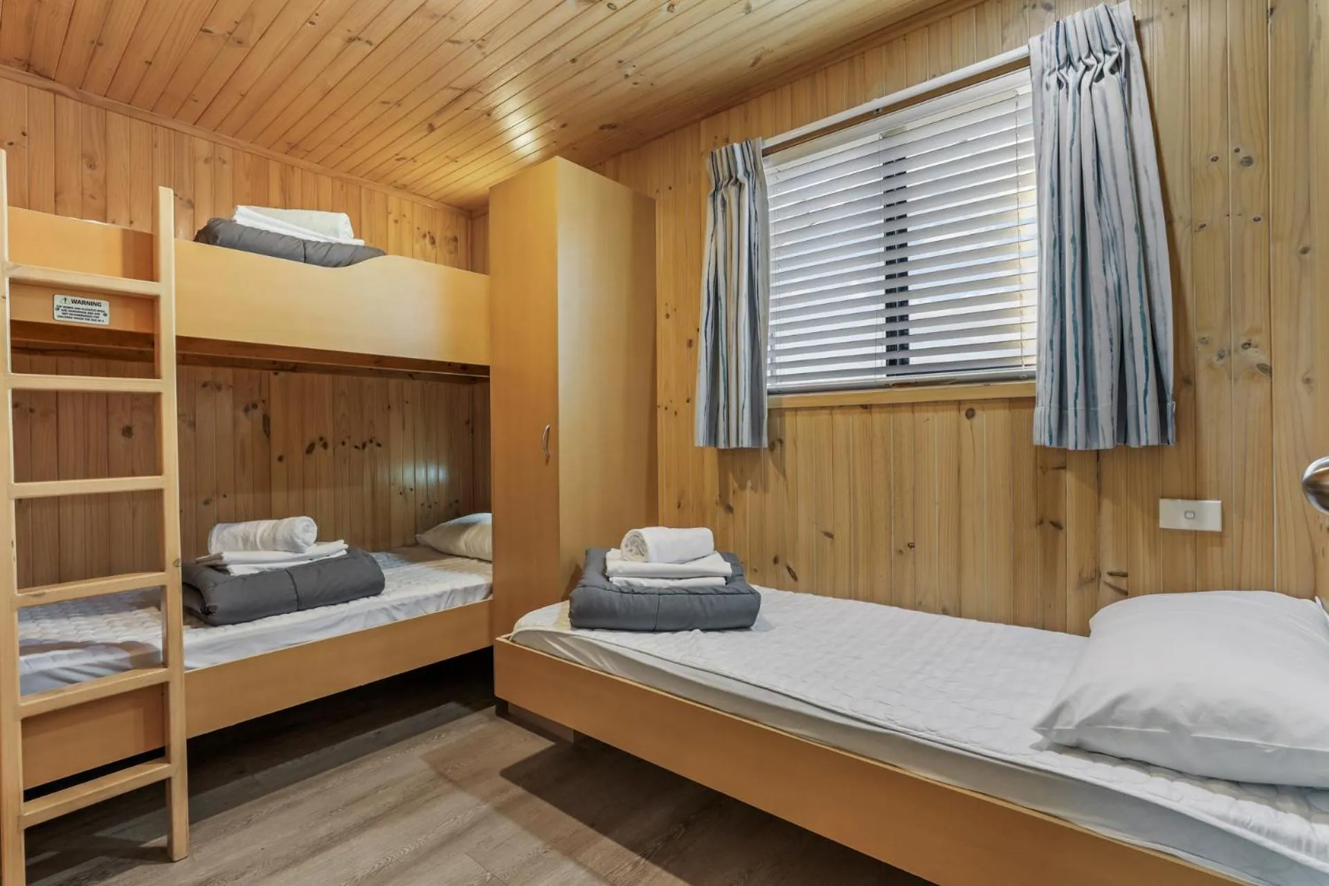 Property building, Bed in Werri Beach Holiday Park