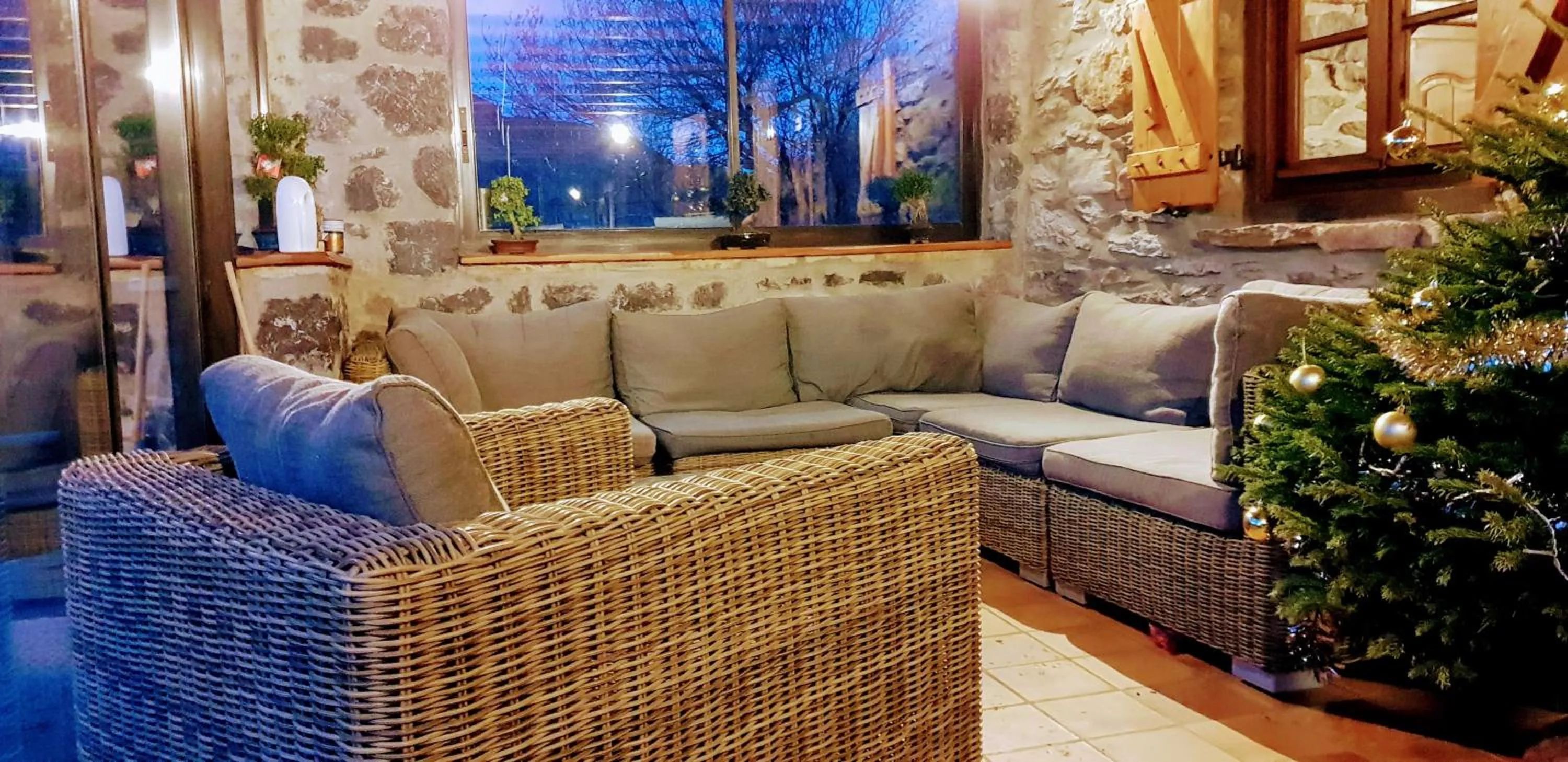 Food and drinks in La Bergerie de Louvie