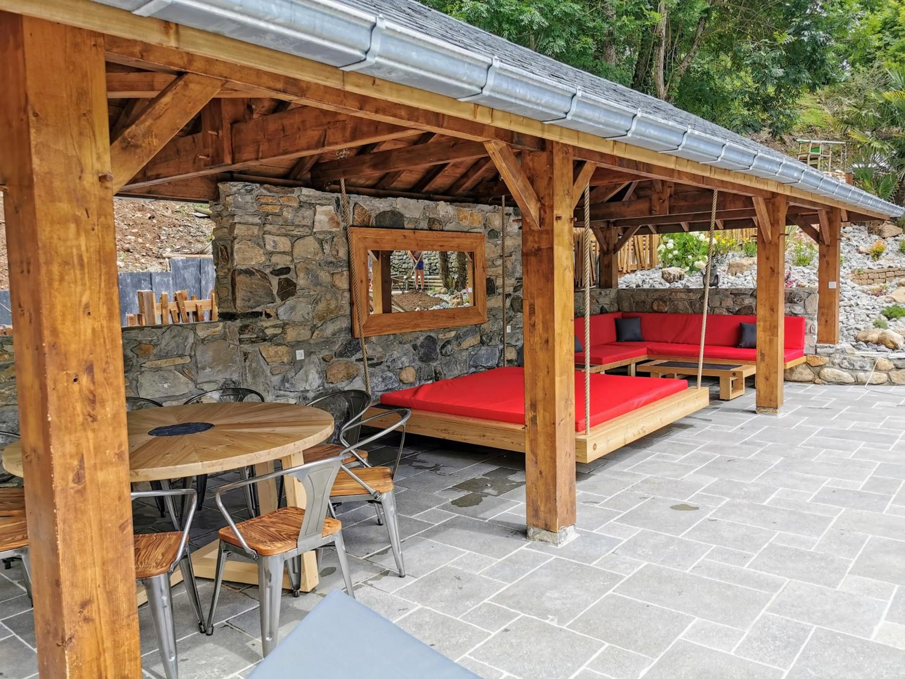 Patio in La Bergerie de Louvie