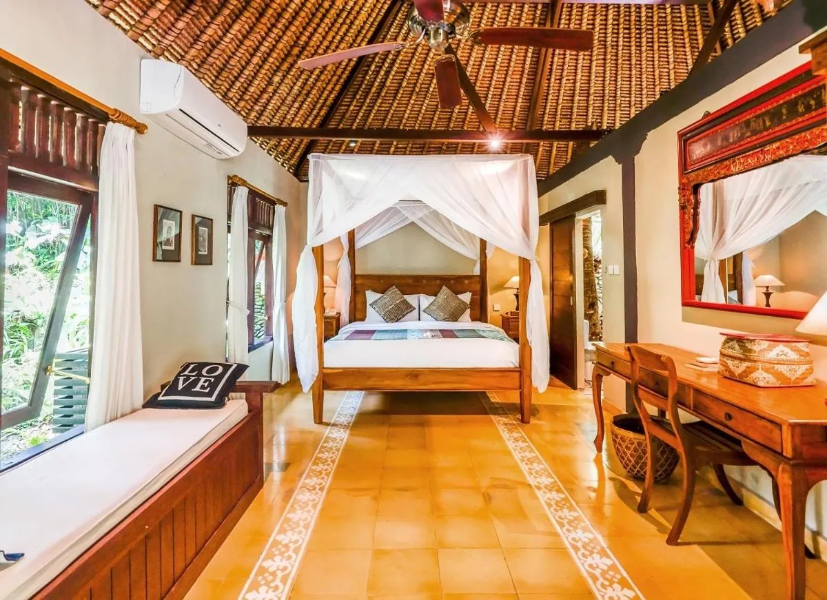 Bed in Villa Beji Indah