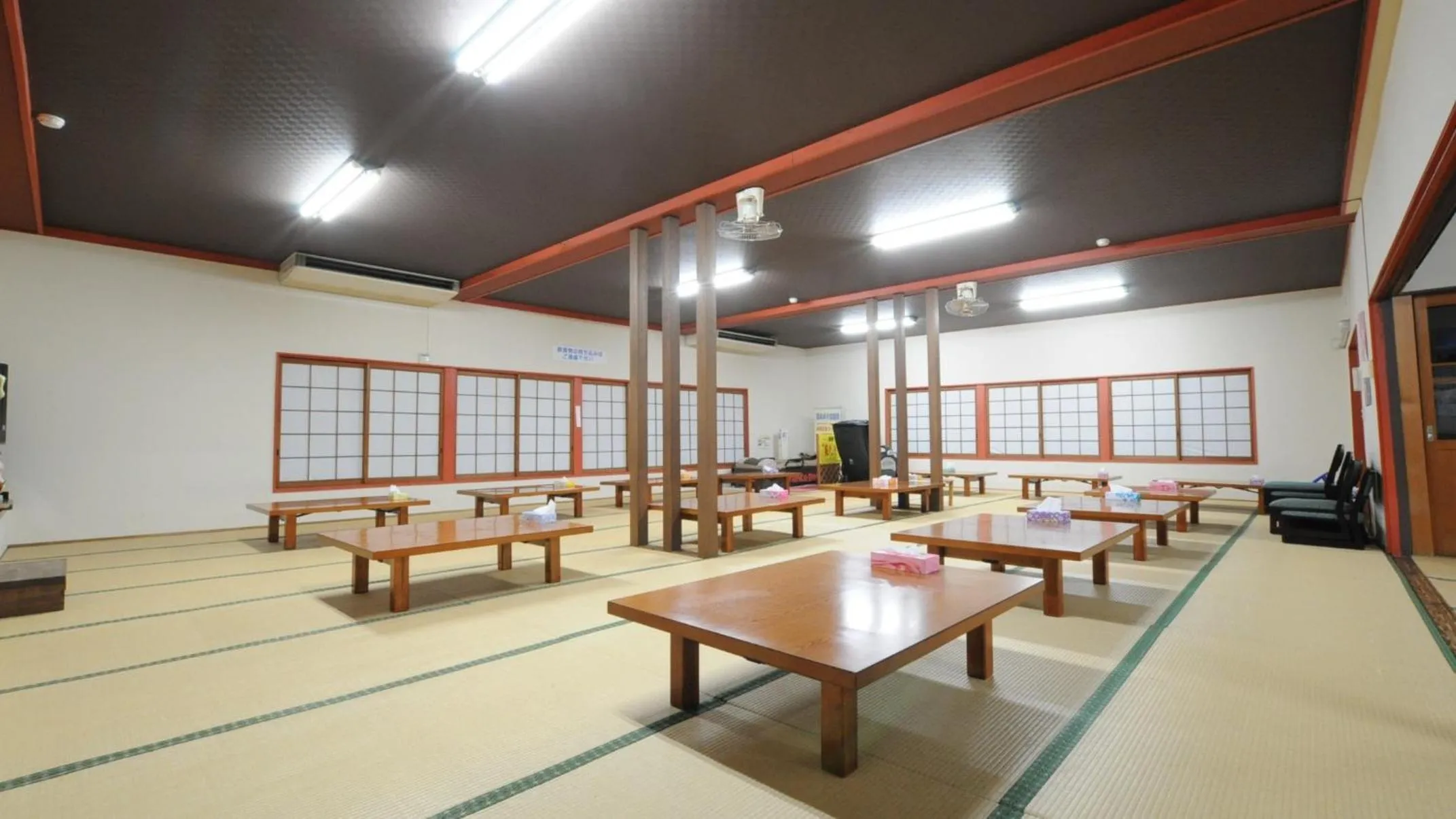 Dining area in Yourou Onsen Honkan