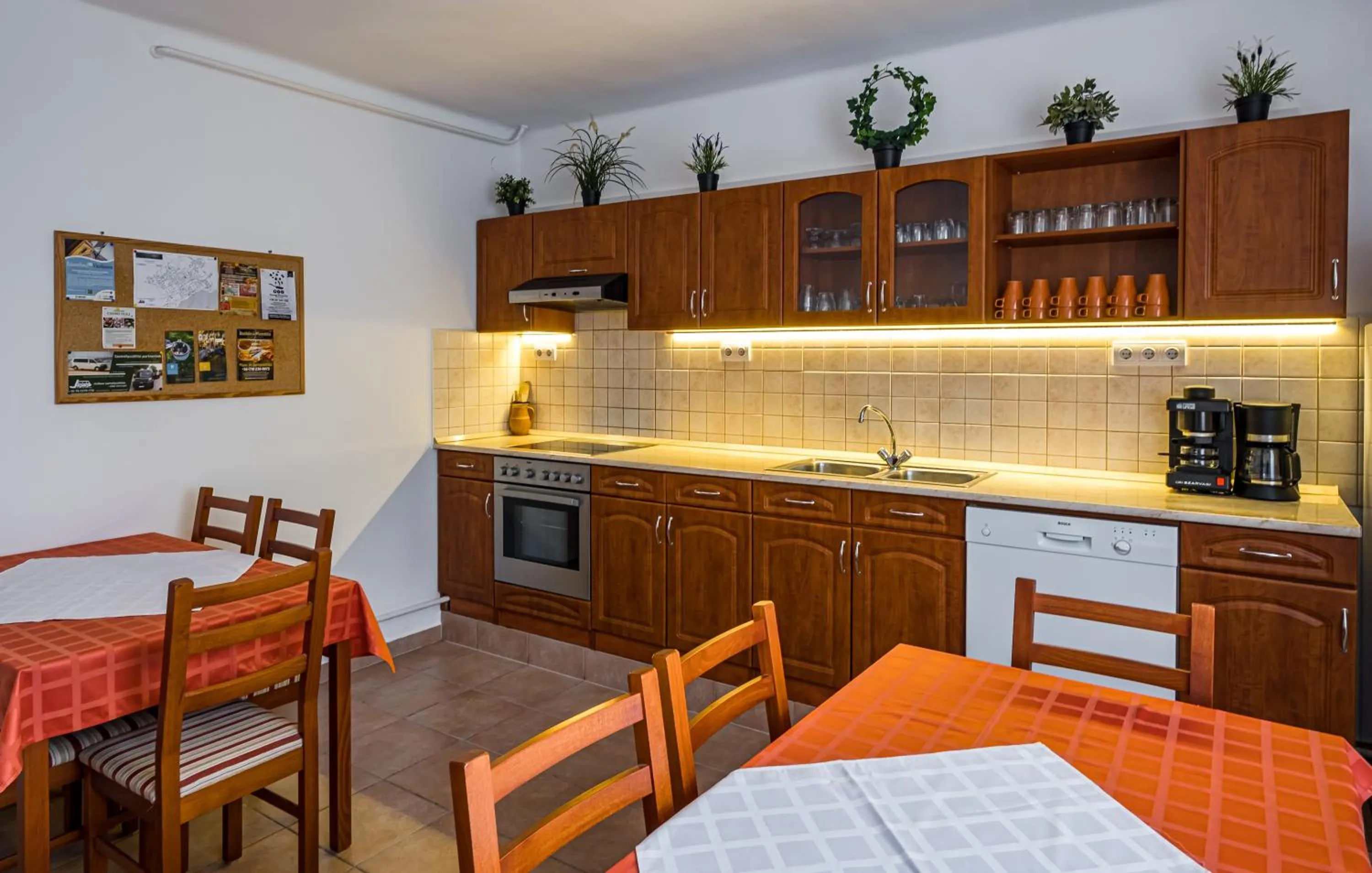 Communal kitchen in Babi Guesthouse - Babi Vendégház