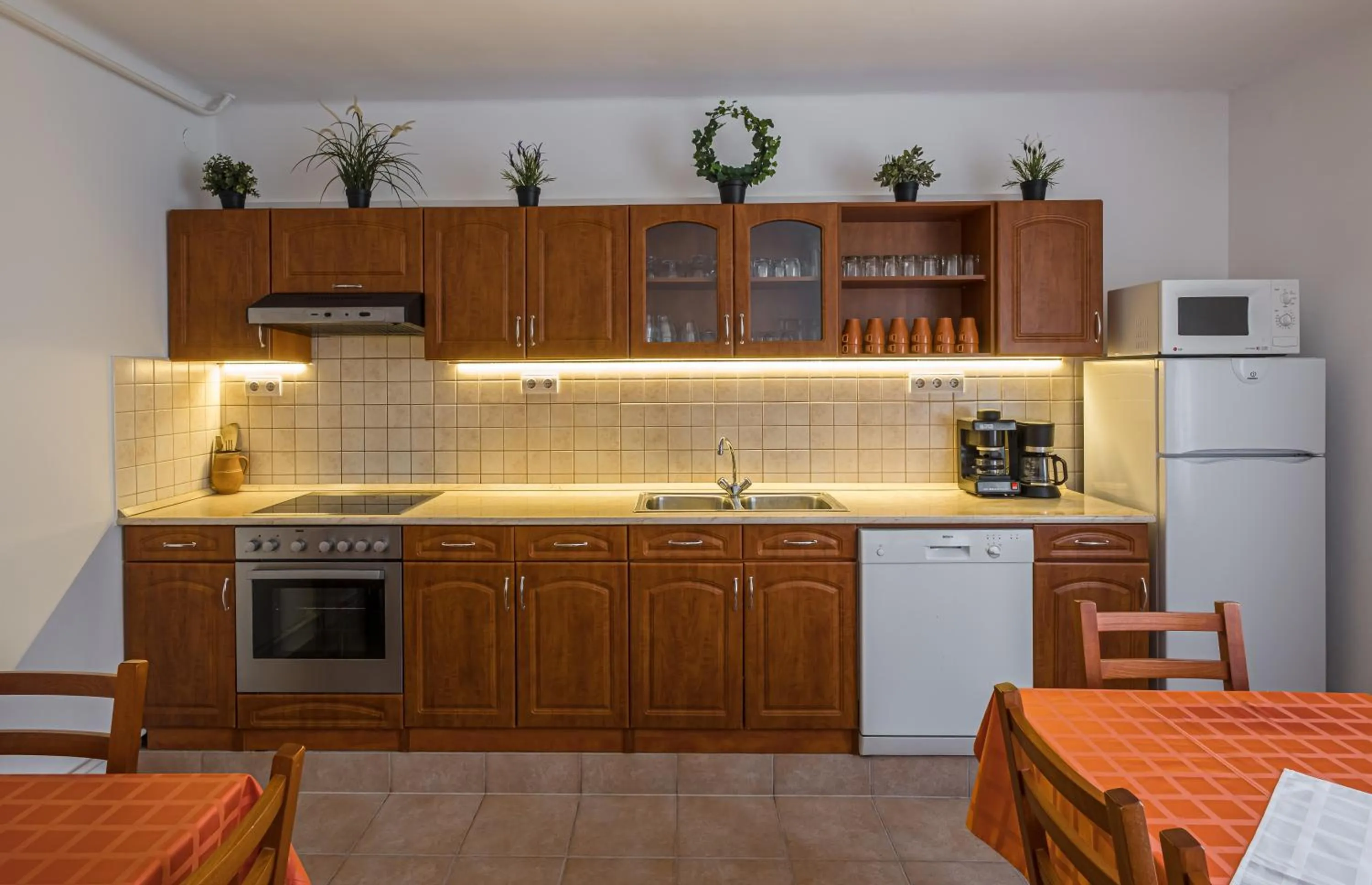 Communal kitchen in Babi Guesthouse - Babi Vendégház