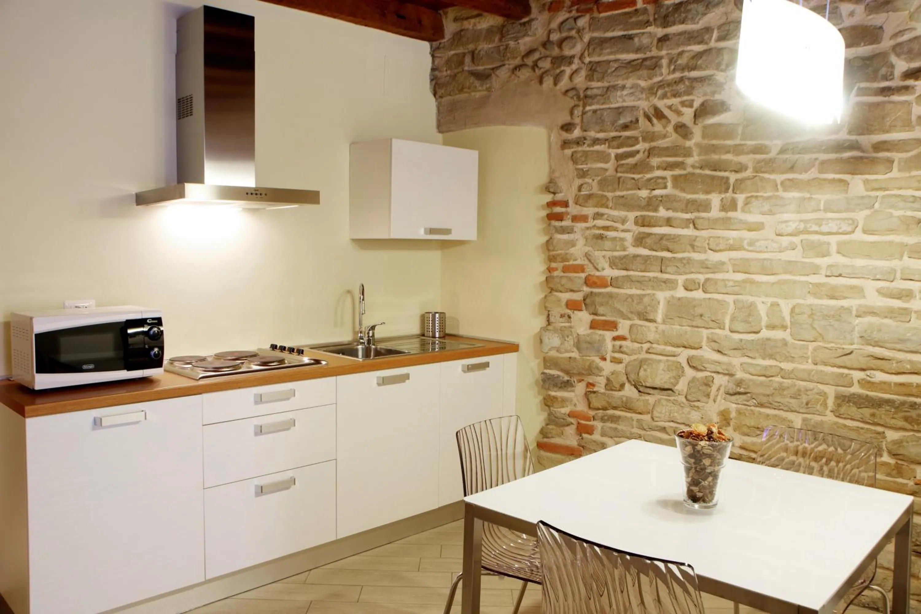 Kitchen or kitchenette in B&B Home Sweet Home