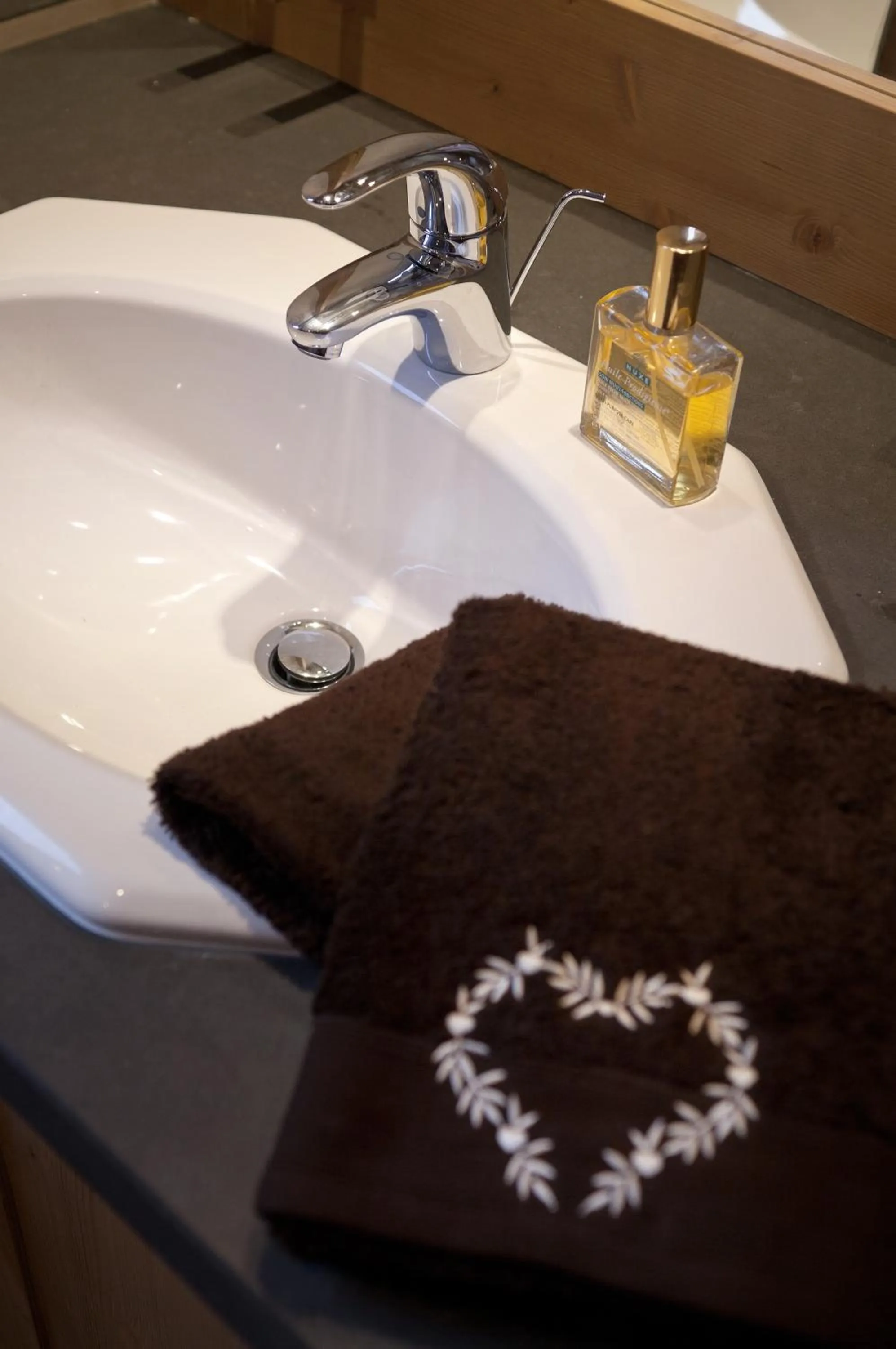 Bathroom in CGH Résidences & Spas Les Chalets d'Angèle
