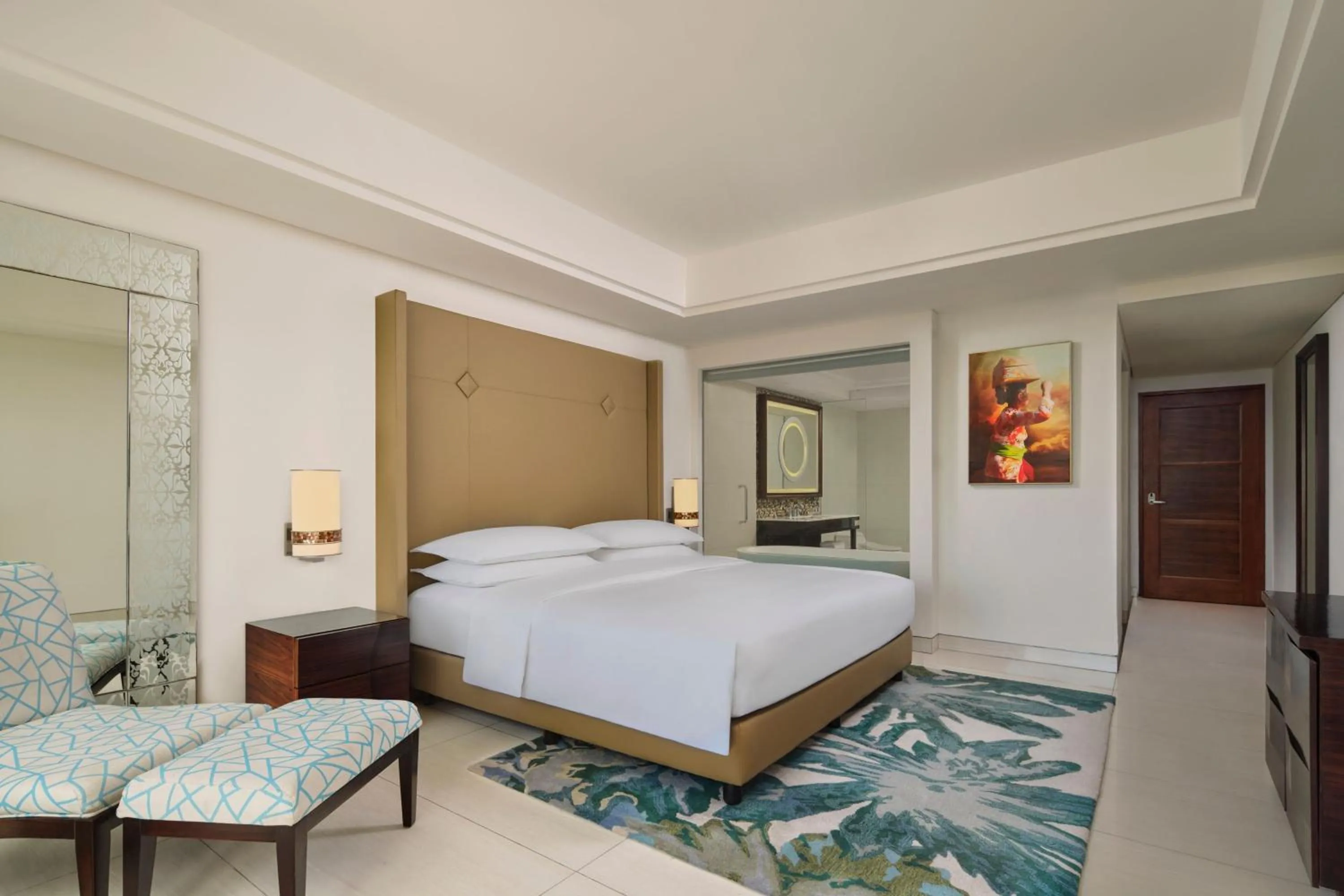 Photo of the whole room, Bed in Sheraton Bali Kuta Resort