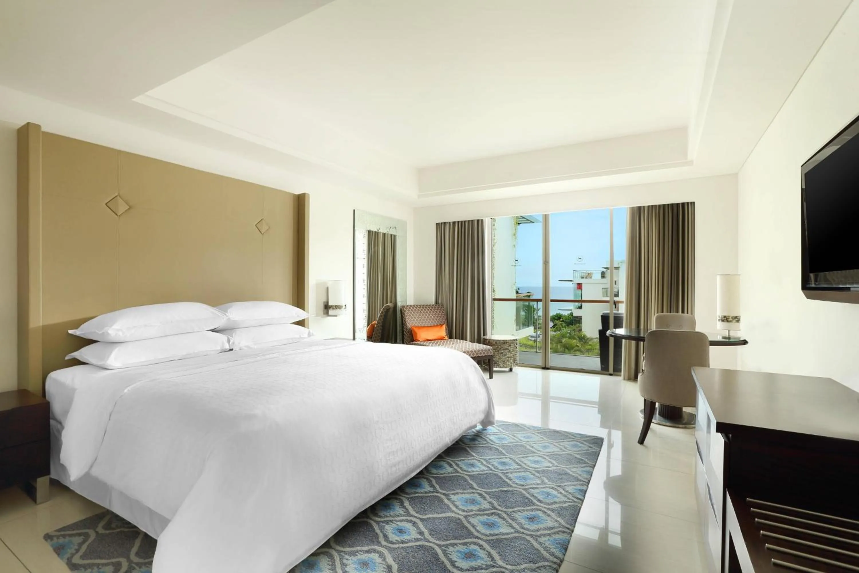 Photo of the whole room, Bed in Sheraton Bali Kuta Resort