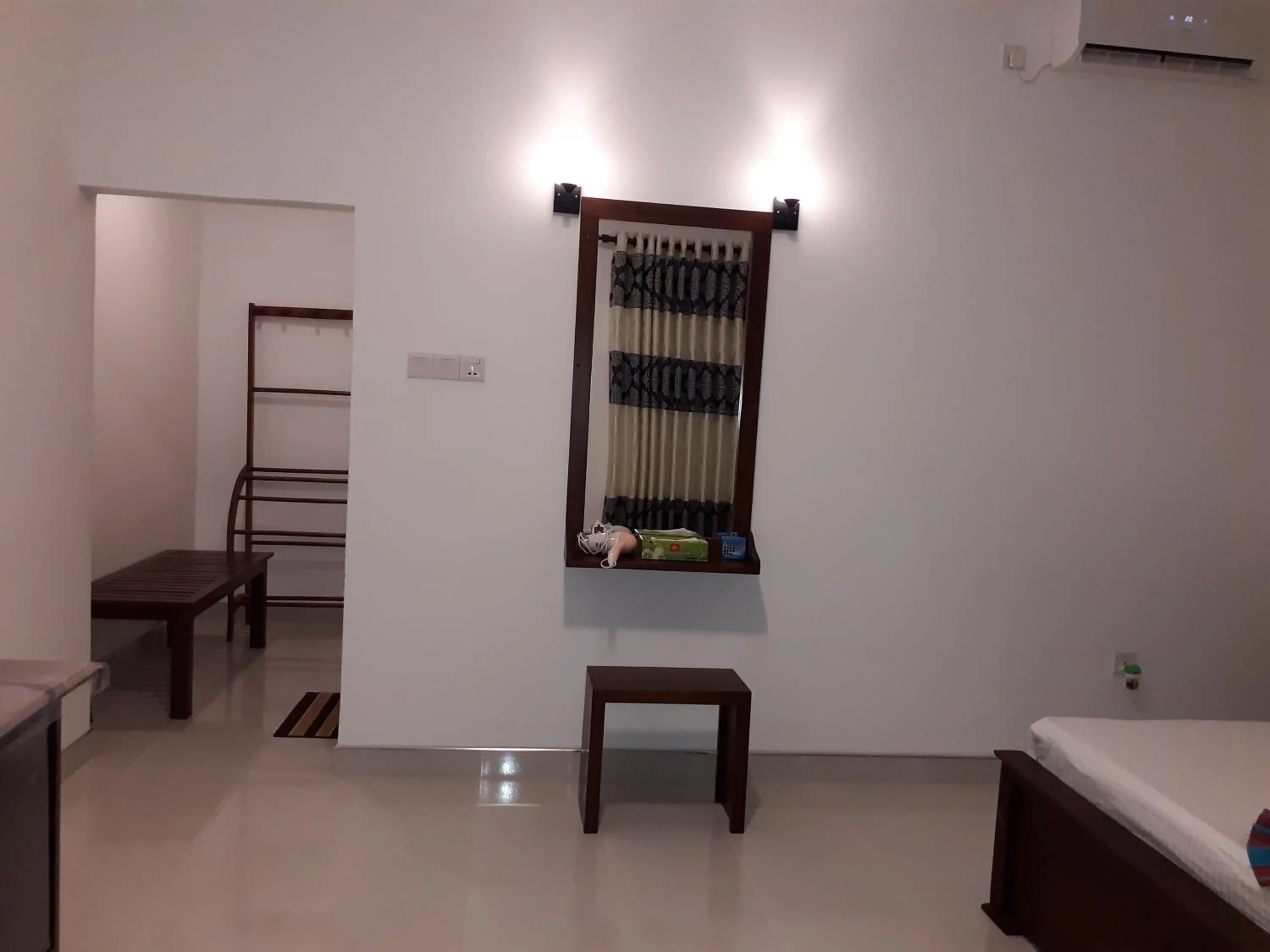 hair dresser, Bed in Sigiri Hibiscus Villa