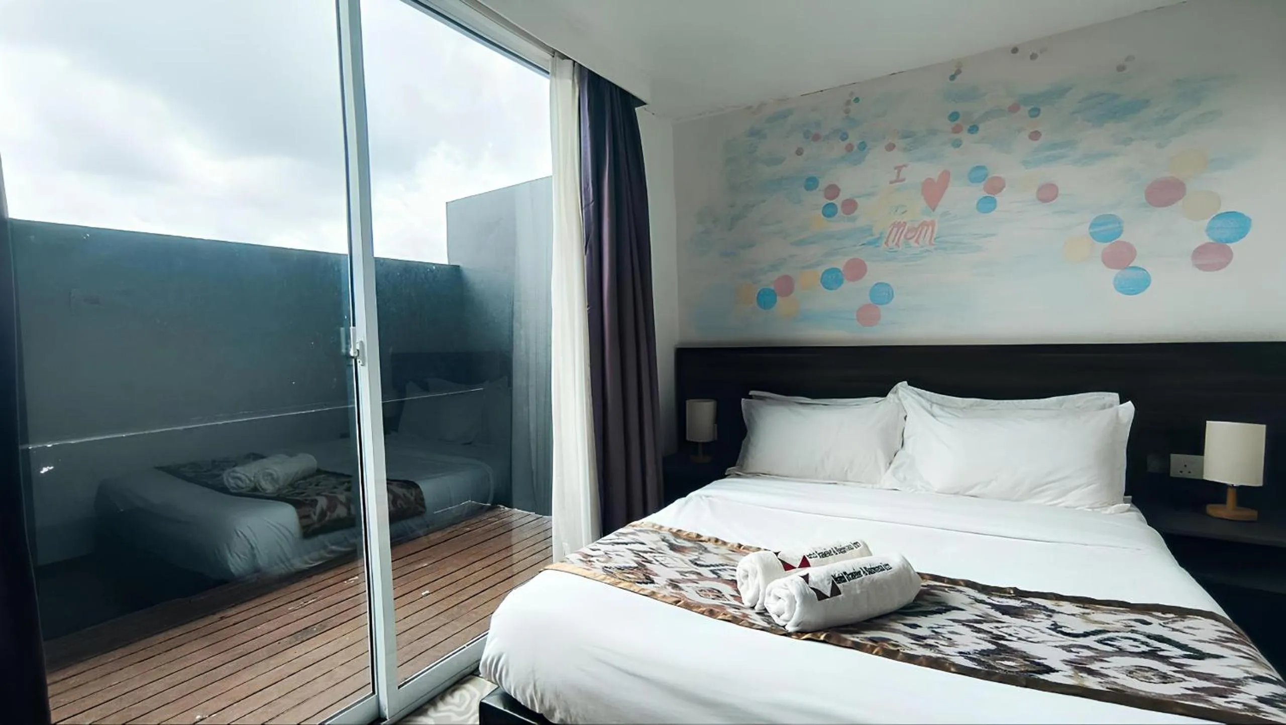 Bedroom, Bed in Natol Hotel