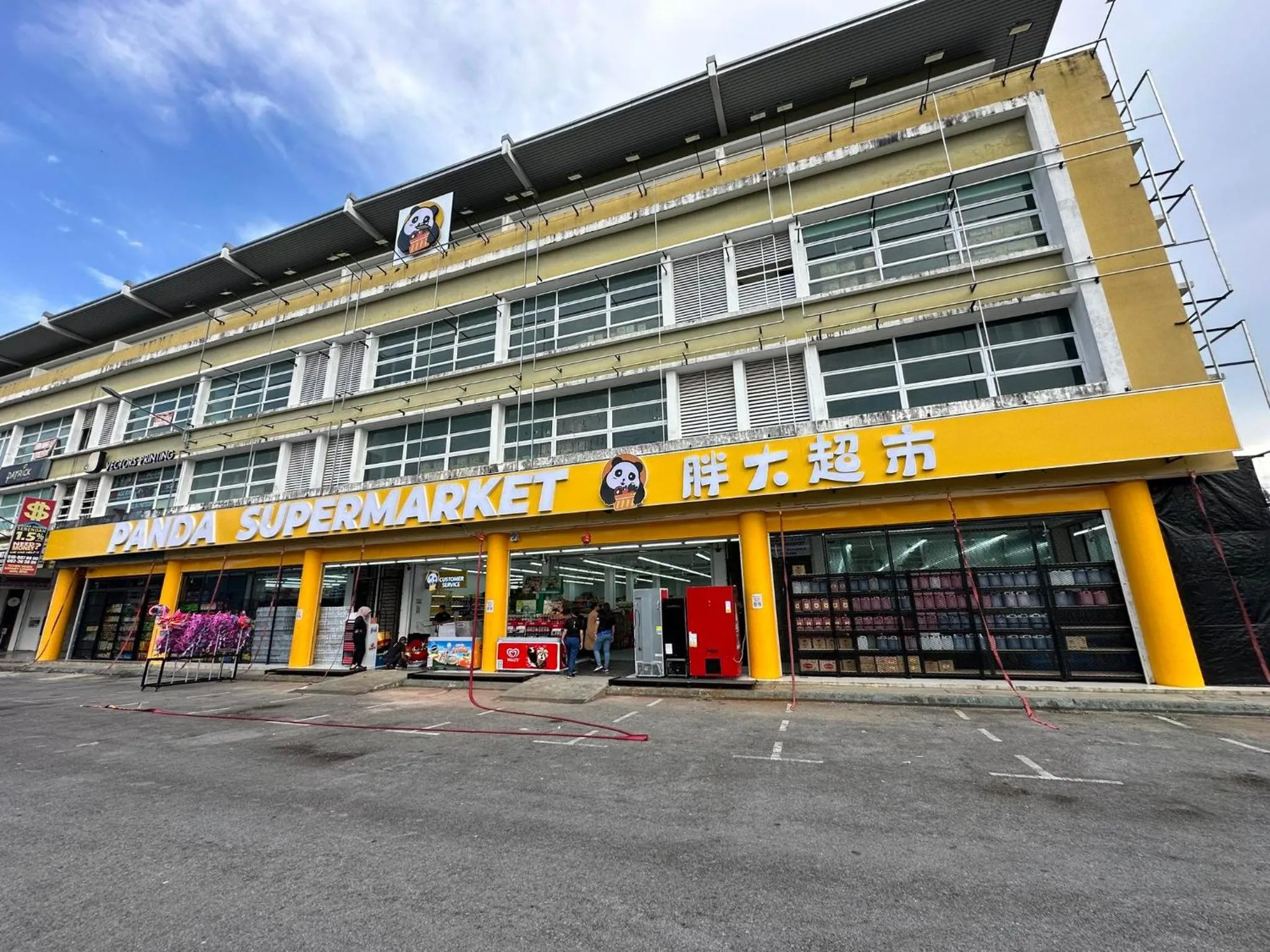 Shopping Area in Natol Hotel