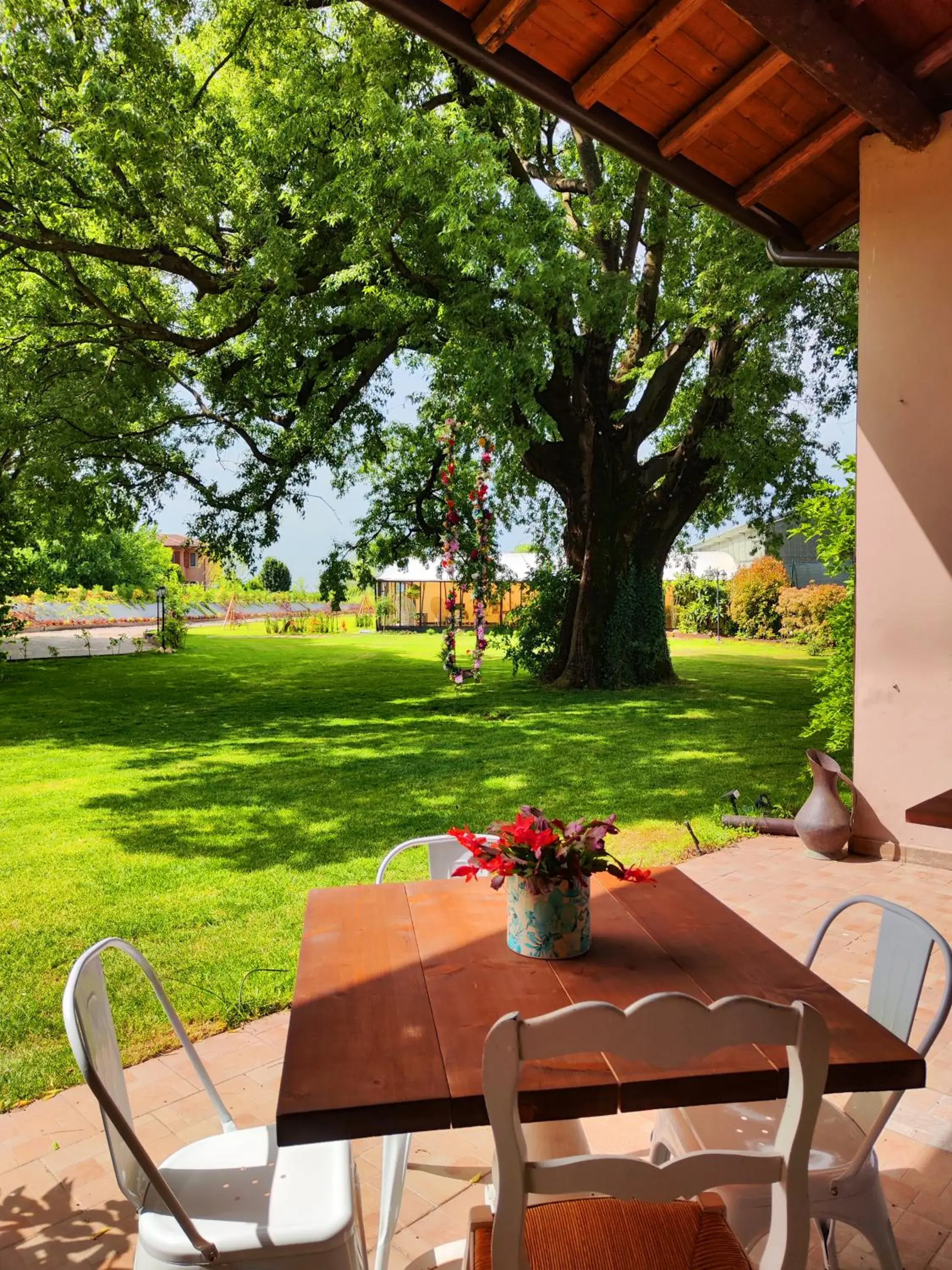 Queen Room with Garden View - single occupancy in Garda Relais Antica Romelia Queen Room with Garden View - single occupancy in Garda Relais Antica Romelia