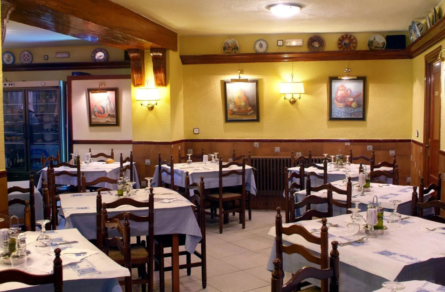 Restaurant/places to eat in Hotel Menano