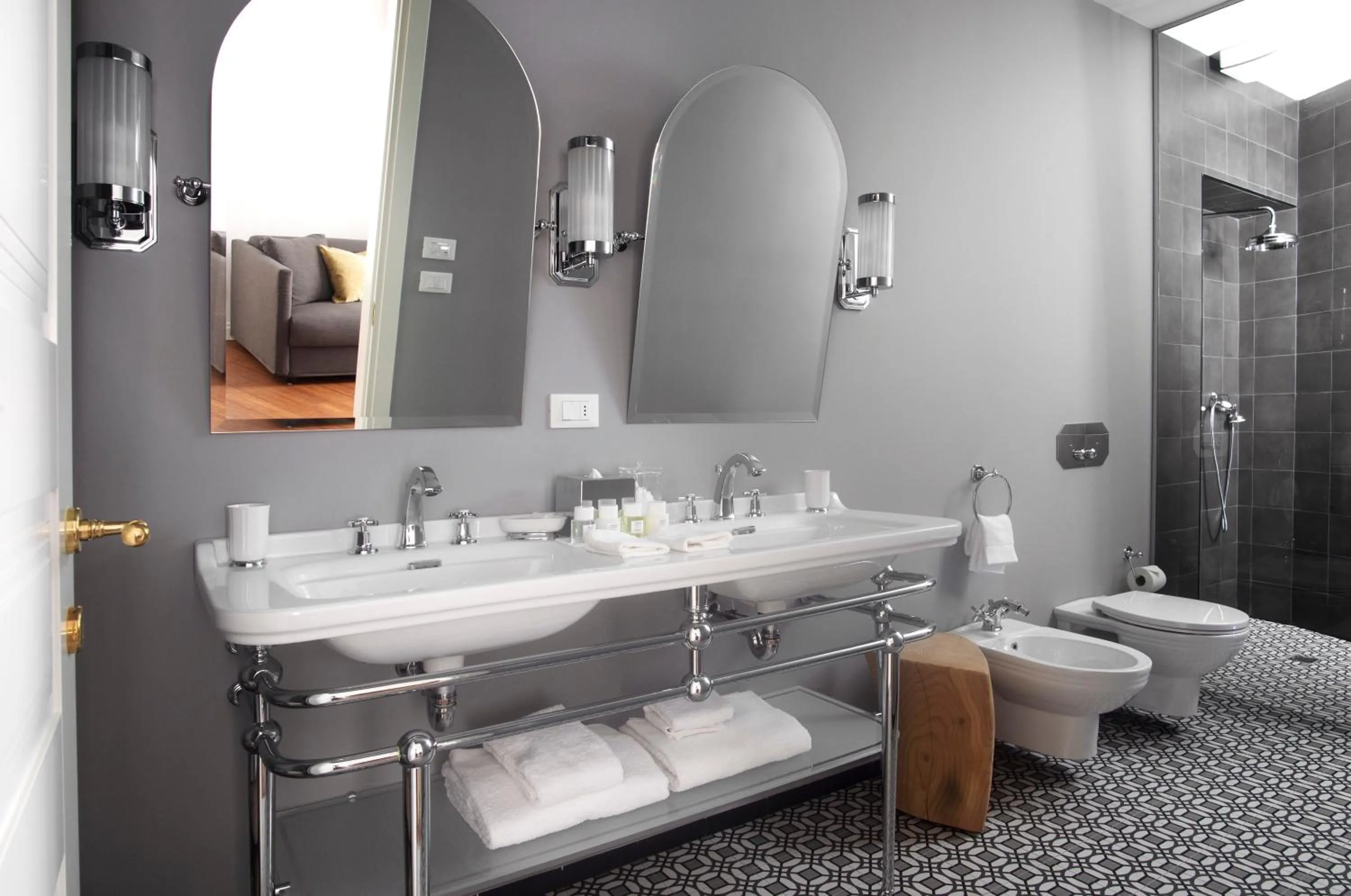 Bathroom in Butterfly Verona