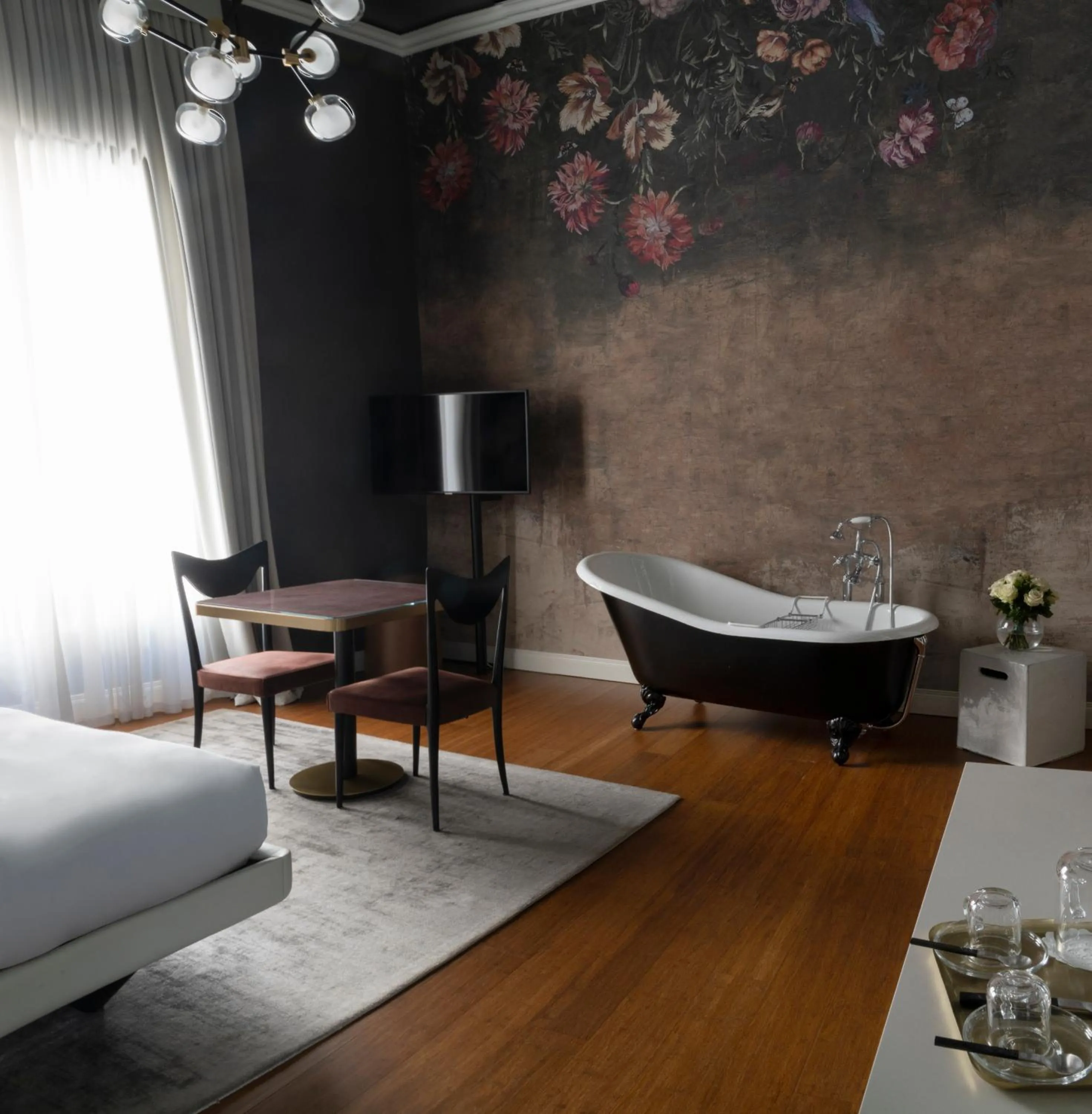 Bedroom, Bed in Butterfly Verona