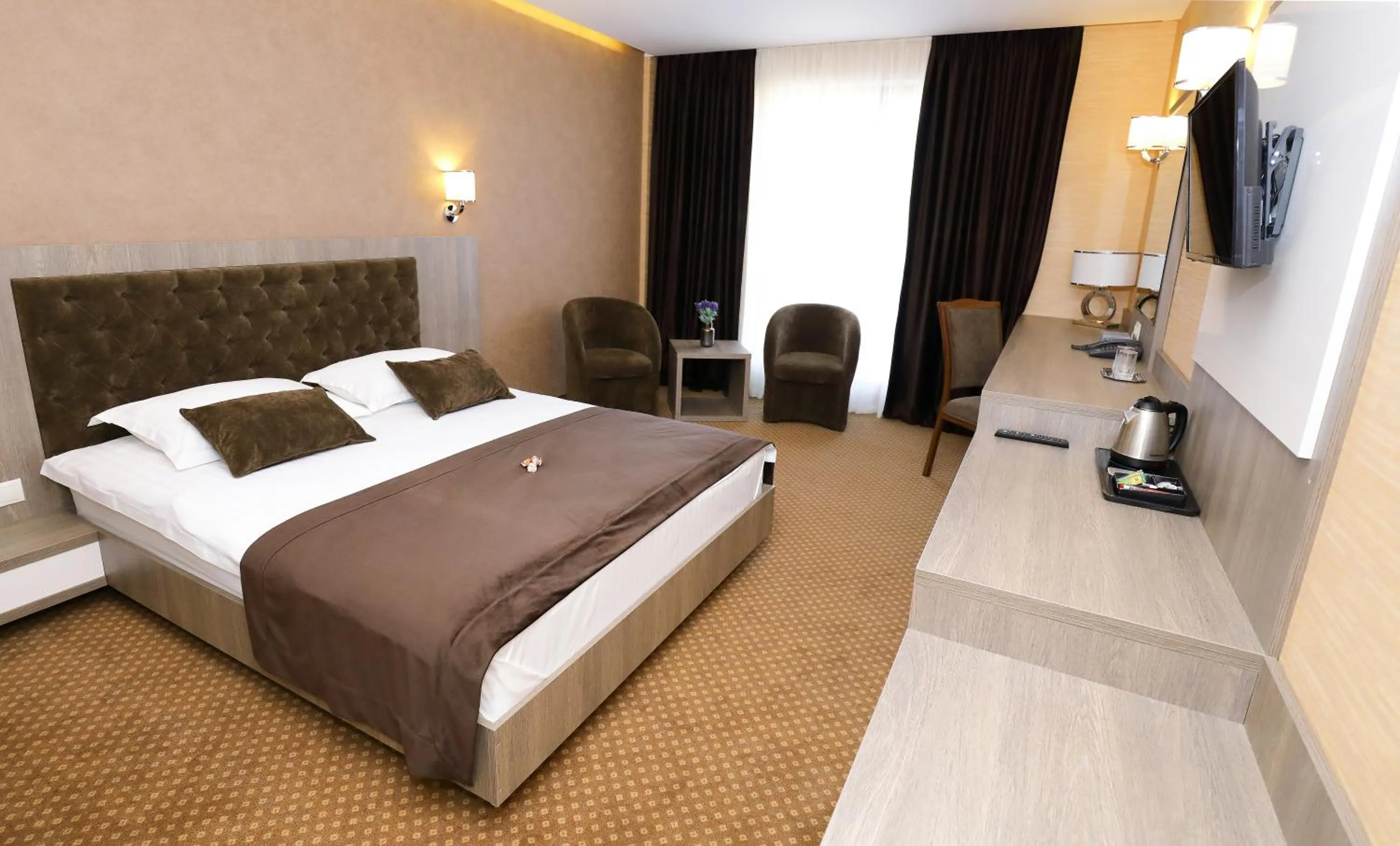 Photo of the whole room, Bed in MELISS EVENTS