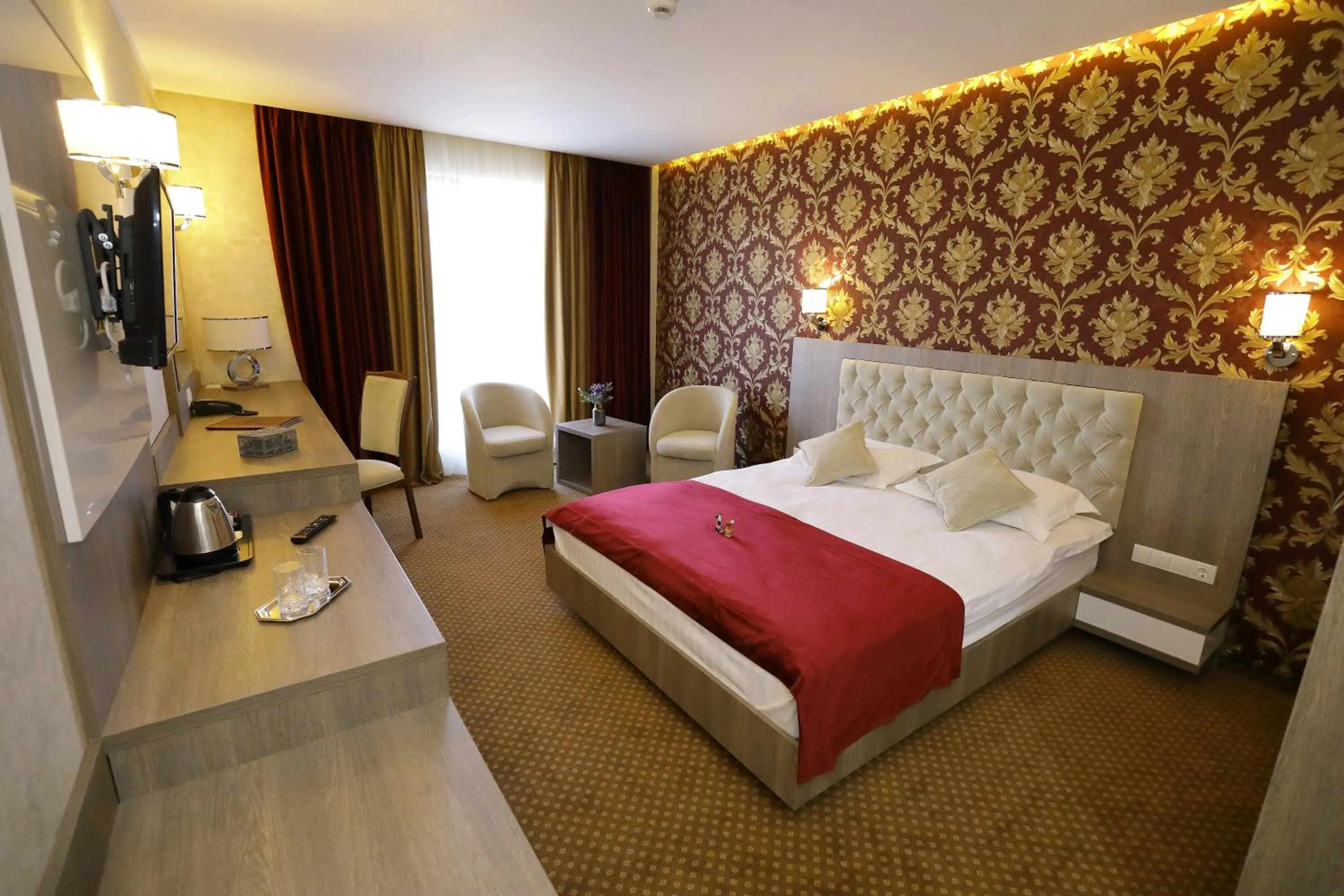 Photo of the whole room, Bed in MELISS EVENTS