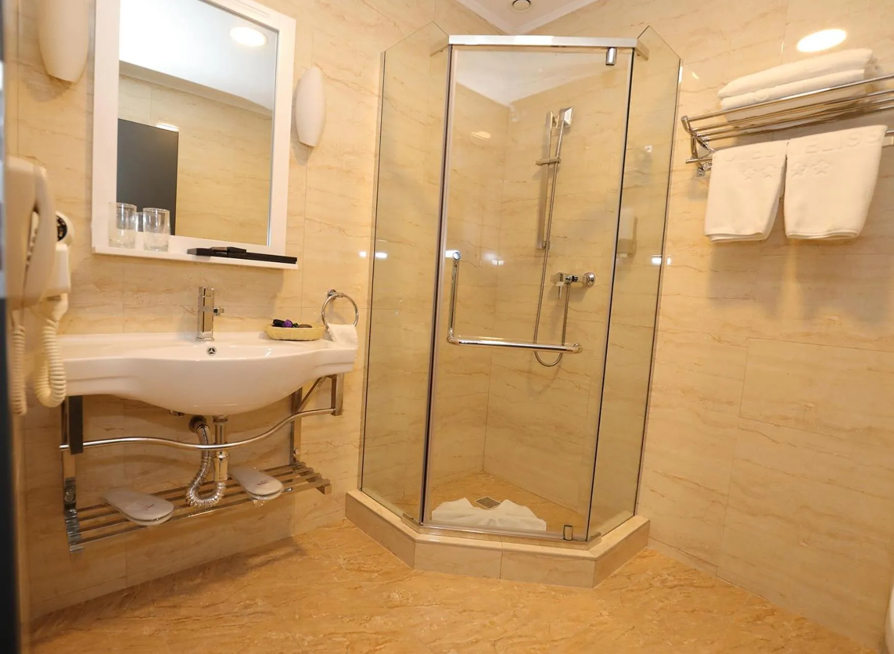 Bathroom in MELISS EVENTS