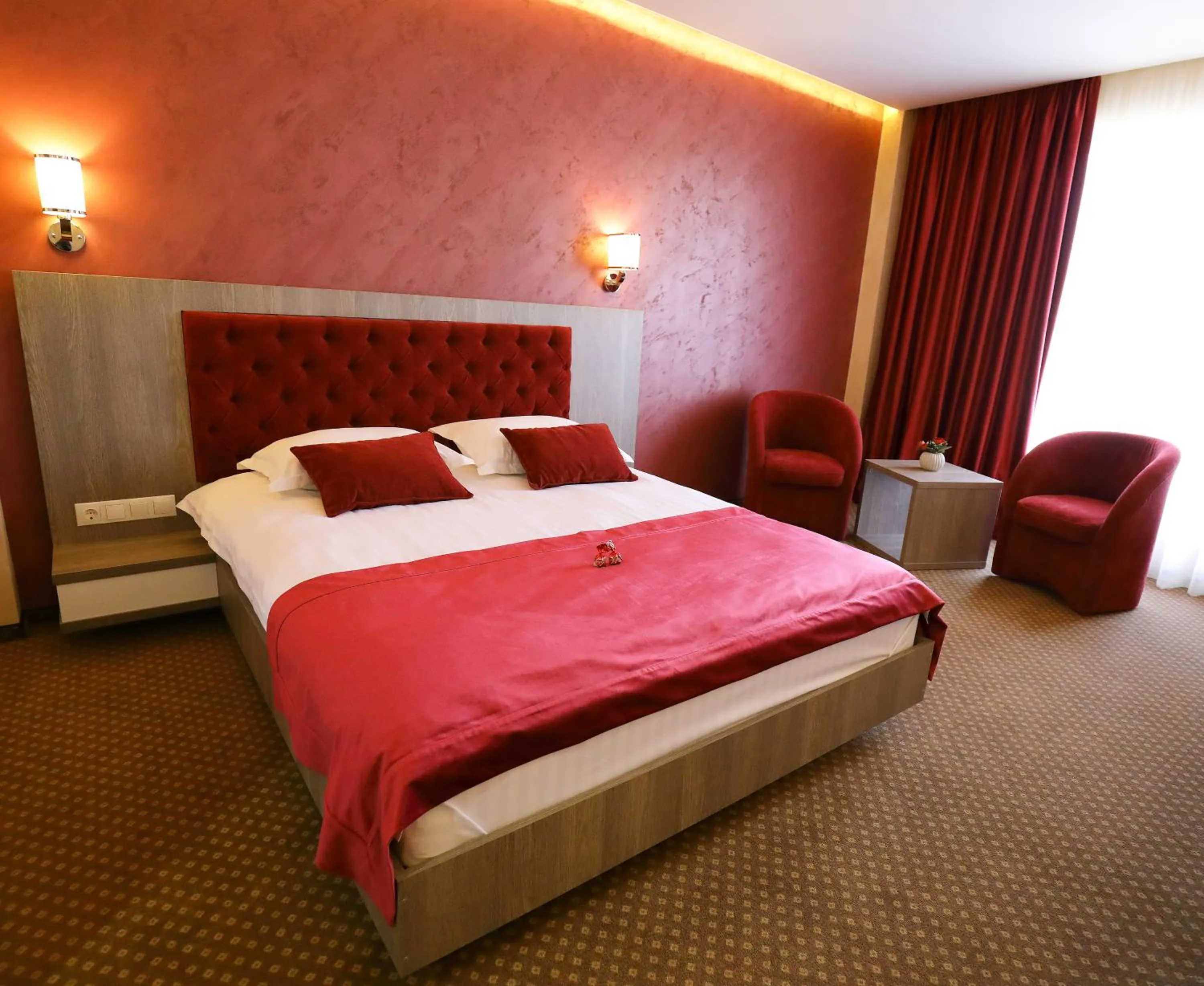 Photo of the whole room, Bed in MELISS EVENTS