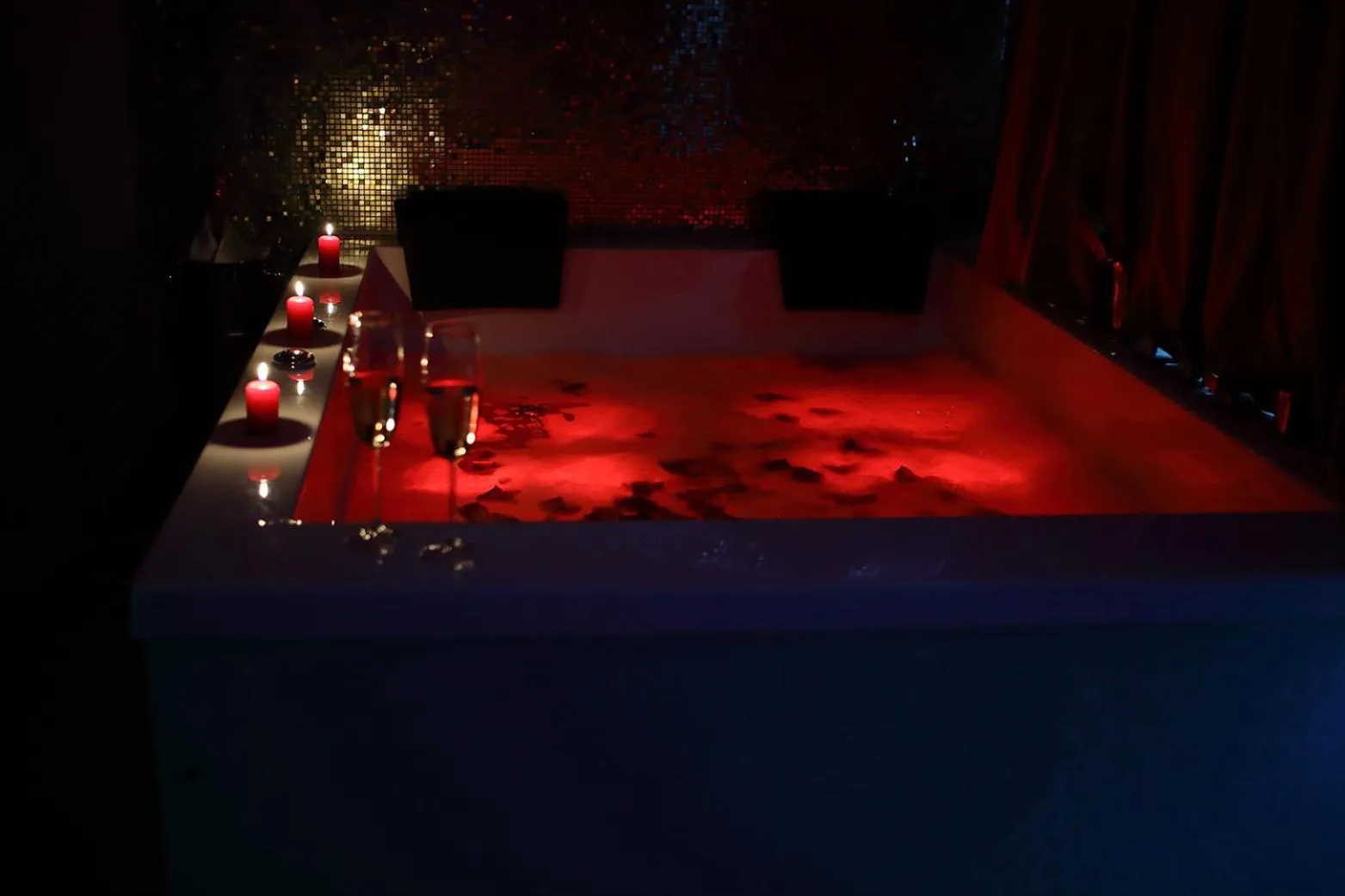 Hot Tub in MELISS EVENTS