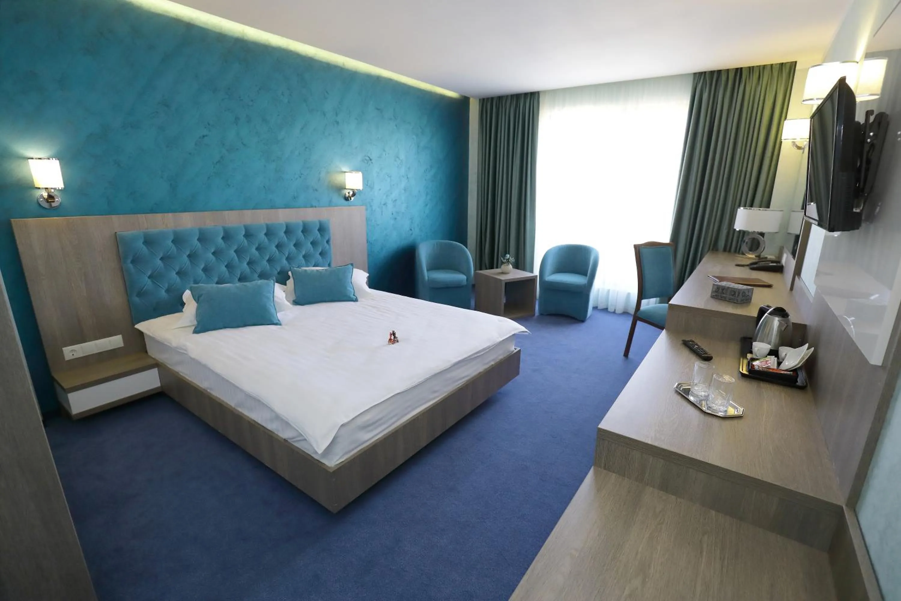 Photo of the whole room, Bed in MELISS EVENTS